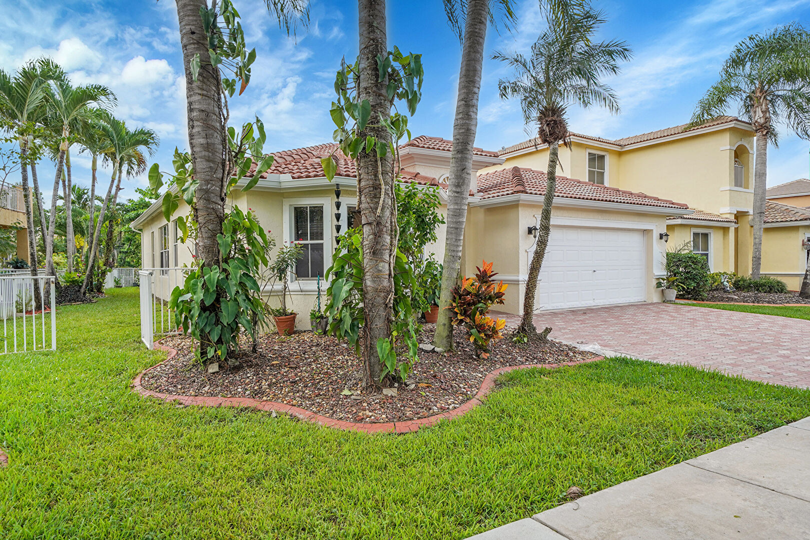 Front at 13122 Southwest 30th Street, Miramar, FL 33027, listed by Jessica DeLuna, MLS ID: A11845940