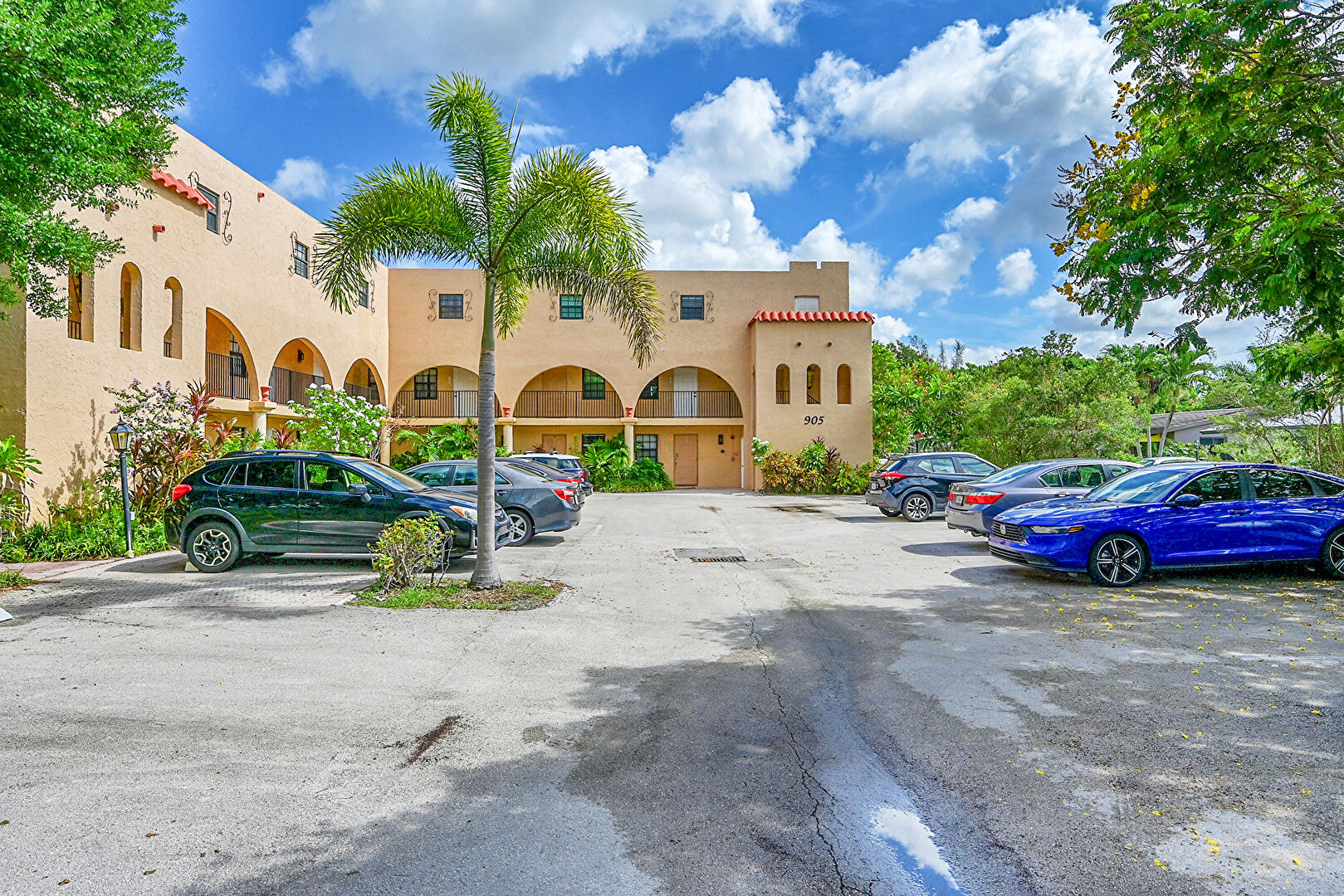 Out Buildings at 905 Northeast 28th Street, 202, Wilton Manors, FL 33334, listed by Kenny Silverman