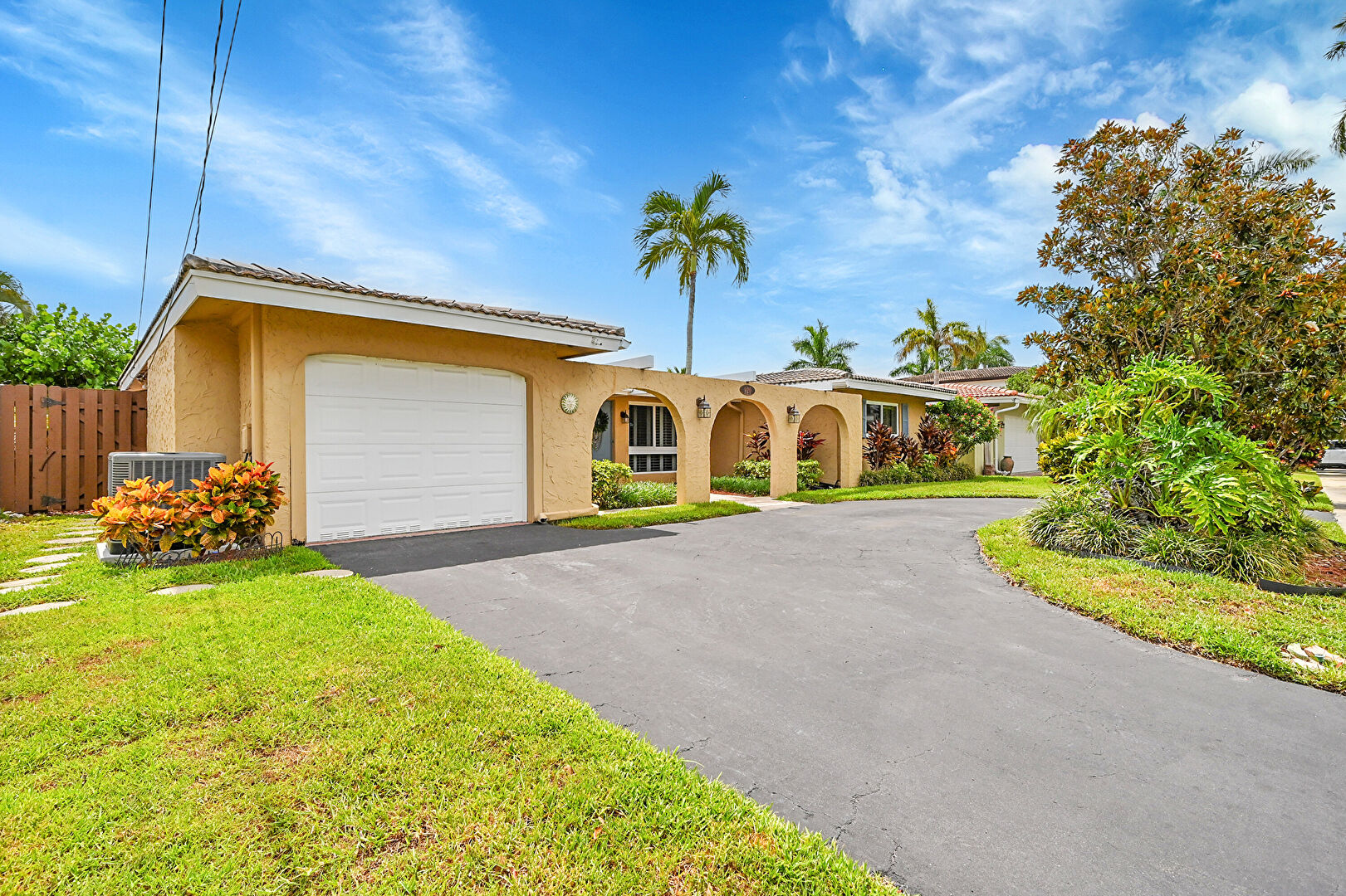 Front at 920 Southeast 4th Avenue, Pompano Beach, FL 33060, listed by Rachael Barach