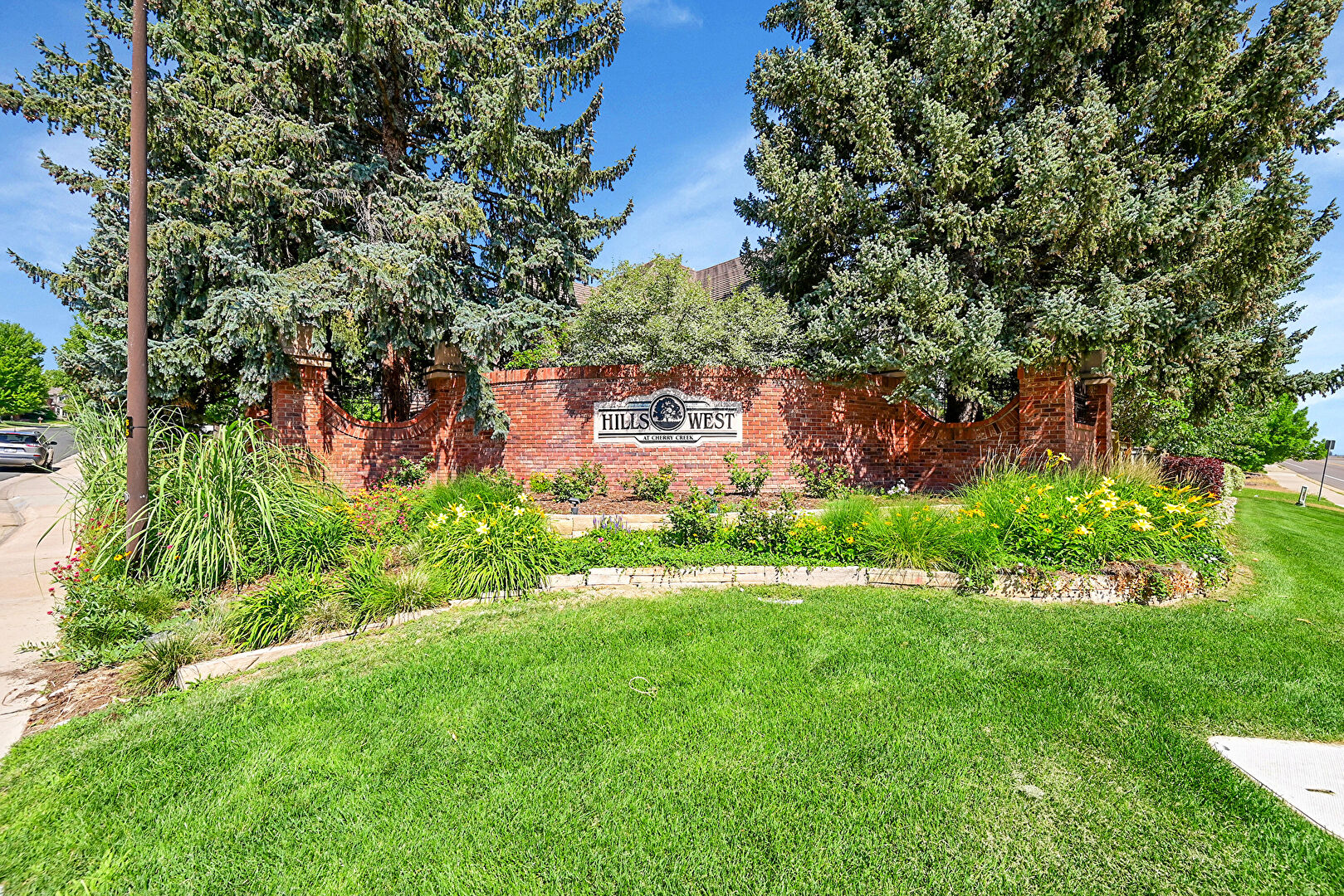 Community Sign at 10356 East Crestridge Lane, Englewood, CO 80111, listed by Larina McClain