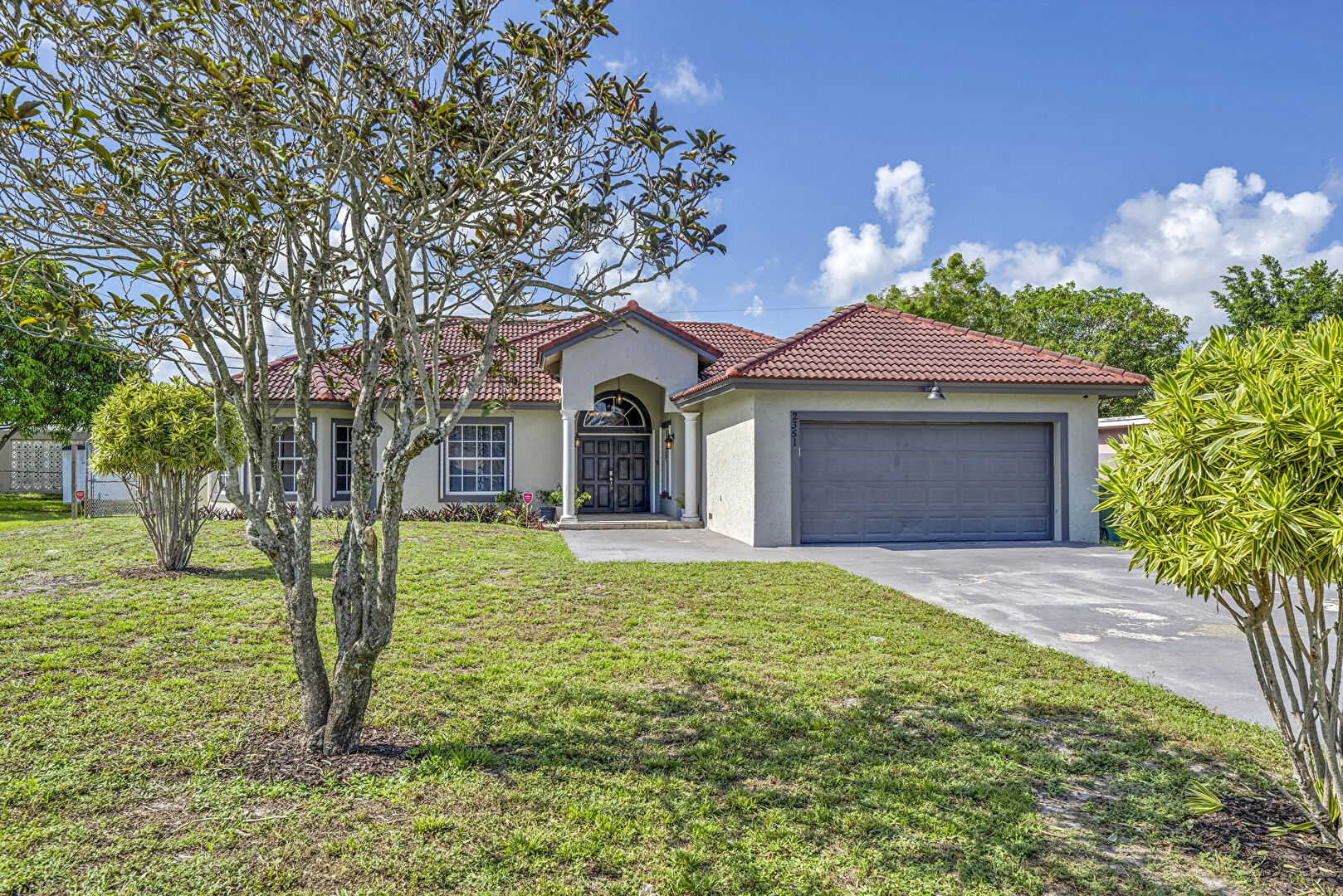 Front at 2351 Northwest 29th Street, Oakland Park, FL 33311, listed by Kenny Silverman