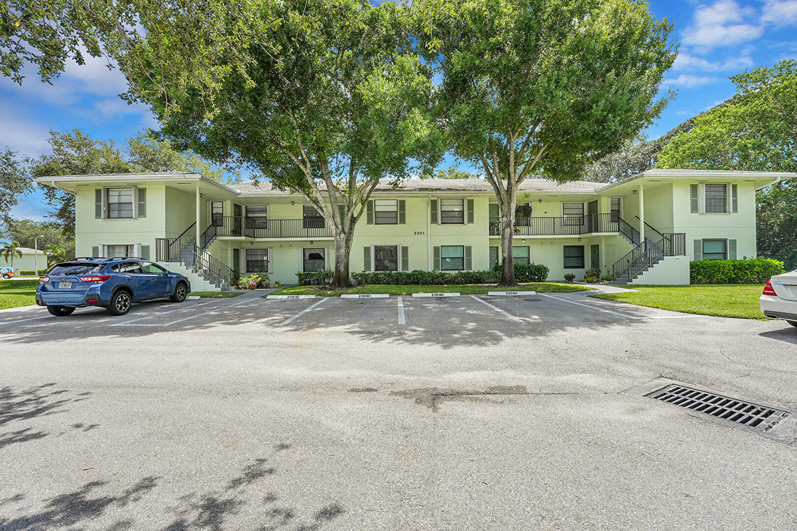 Front at 2301 Sabal Ridge Court, Palm Beach Gardens, FL 33418, listed by Jason M Coley