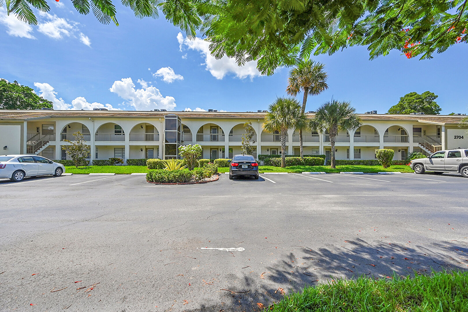 Front at 2704 Nassau Bend, H2, Coconut Creek, FL 33066, listed by Diana Vasconez