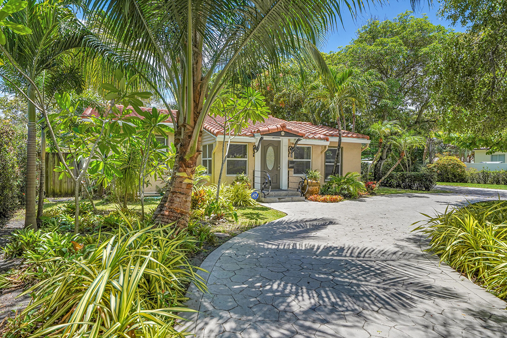 Front at 1438 Fletcher St, Hollywood, FL 33020, listed by Susan  Markowitz Lewis, MLS ID: F10515577