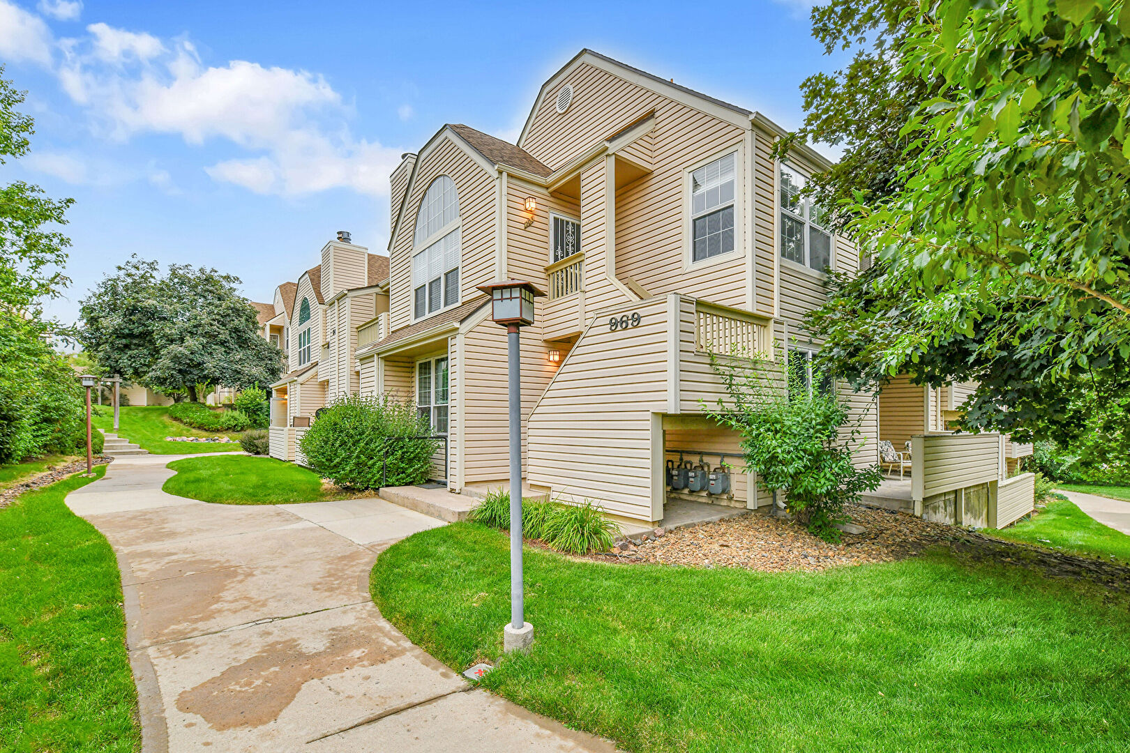 Front at 969 South Miller Street, Lakewood, CO 80226, listed by Sandy Mazarakis & Stefan Burris