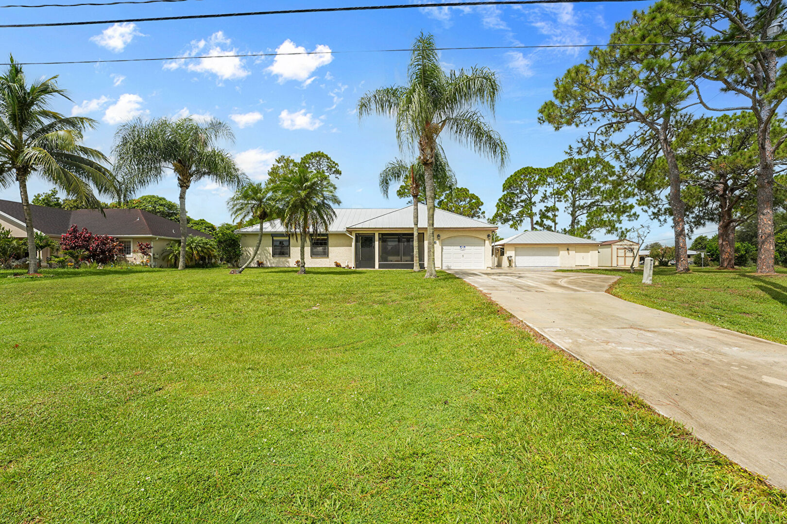 Front at 2410 Southwest Bayshore Boulevard, Port St. Lucie, FL 34984, listed by Tomas Diebold