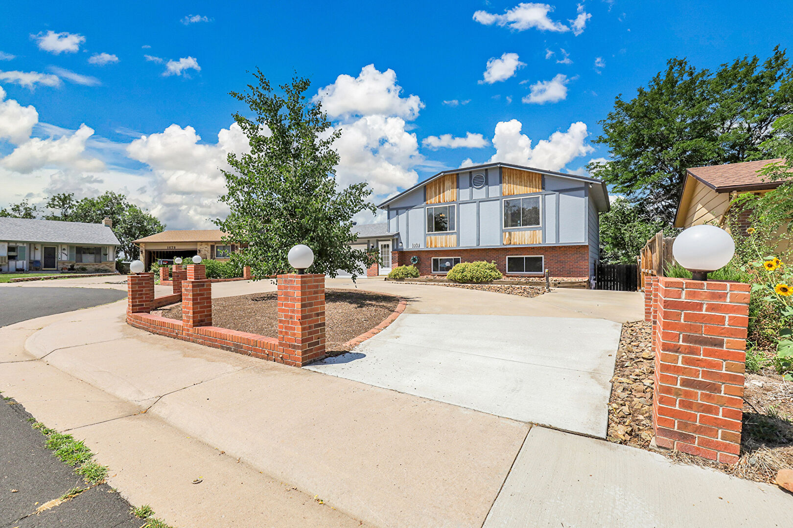 Front at 1659 South Naples Street, Aurora, CO 80017, listed by Cesar Parra