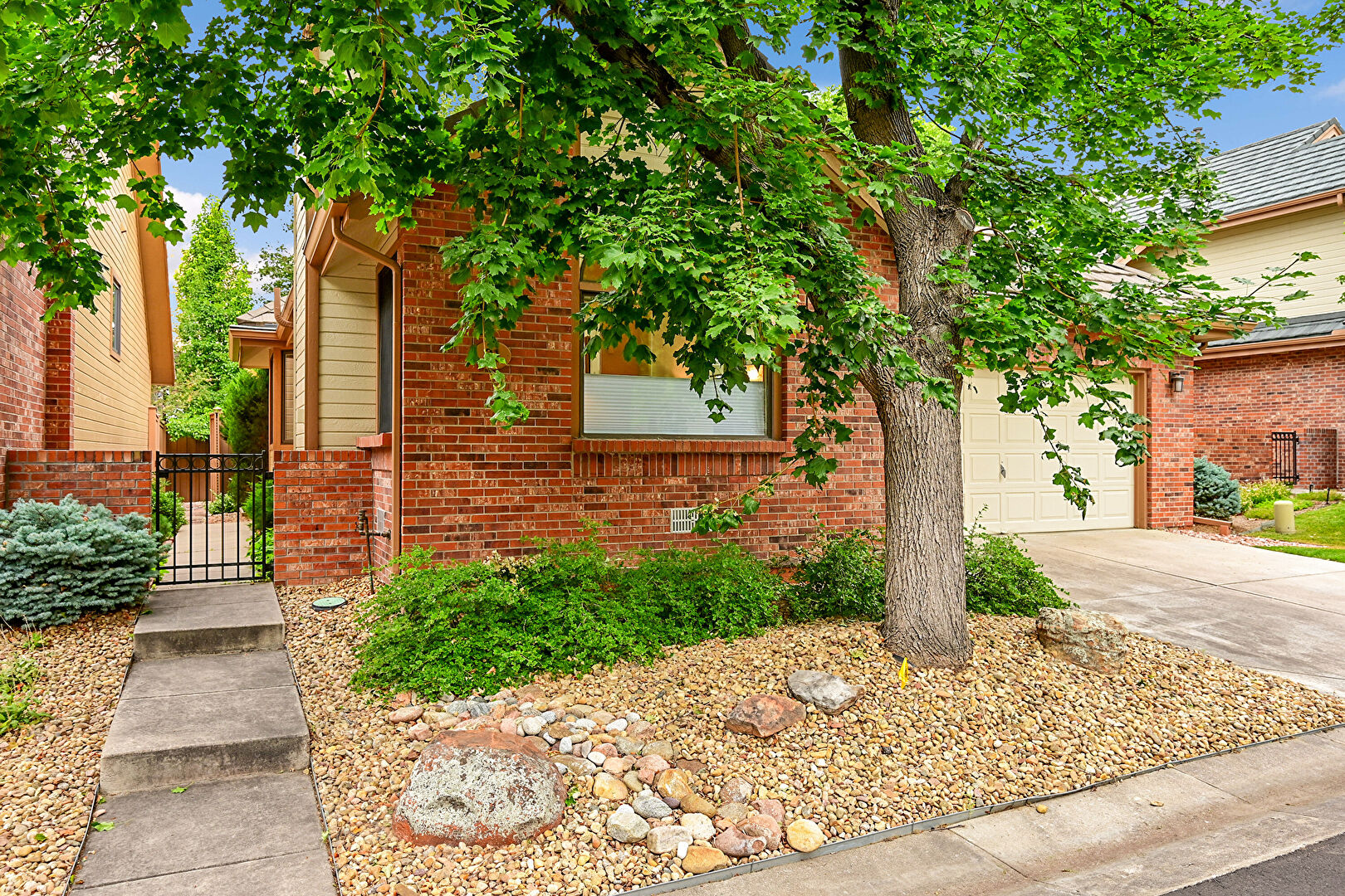 Front at 4565 East Mexico Avenue, unit 31, Denver, CO 80222, listed by Linda  A Keller
