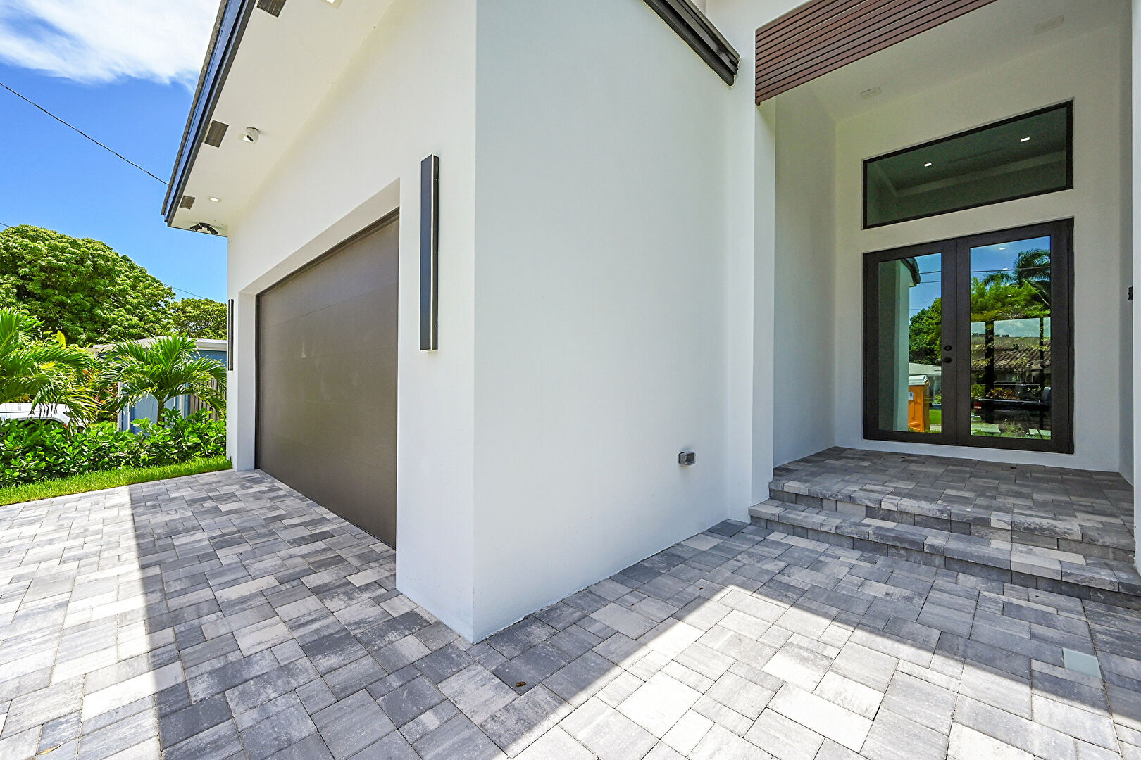 Exterior Entry at 656 Northwest 21st Street, Wilton Manors, FL 33311, listed by George Campbell