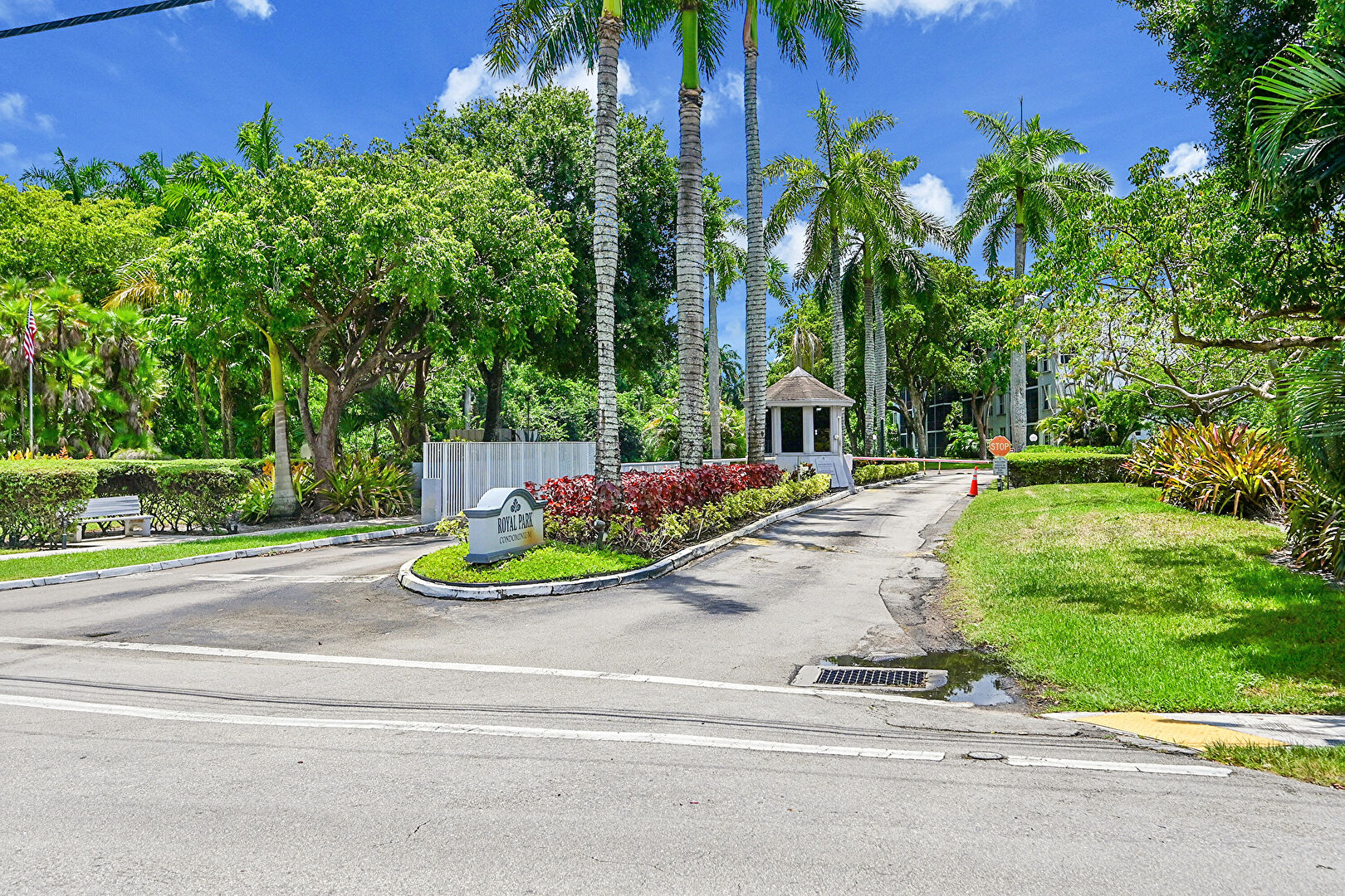 Community at 112 Royal Park Drive, 1C, Oakland Park, FL 33309, listed by Silvana Friedel