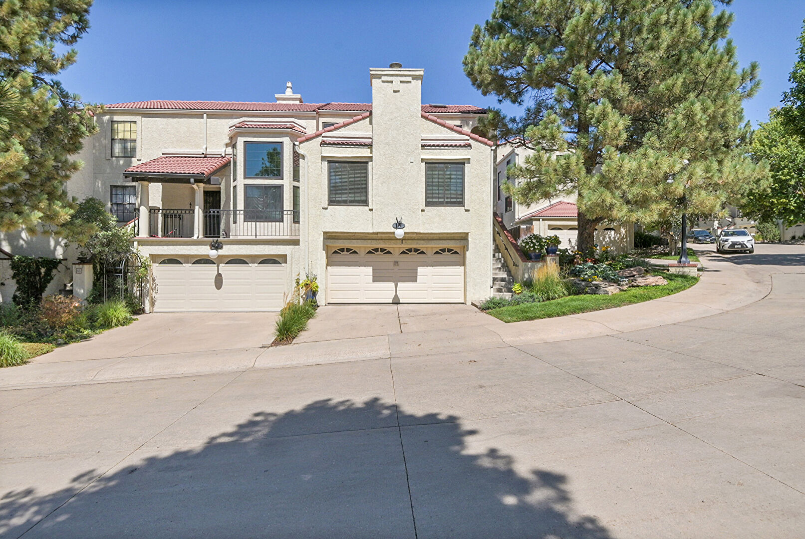 Front at 1600 South Quebec Way, Unit 67, Denver, CO 80231, listed by Theodore Rinehart