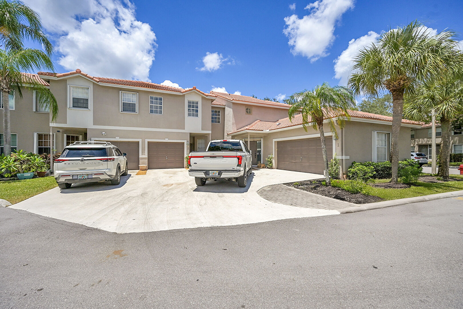 Front at 20931 Vía Jasmine, 2, Boca Raton, FL 33428, listed by Sonja Hall