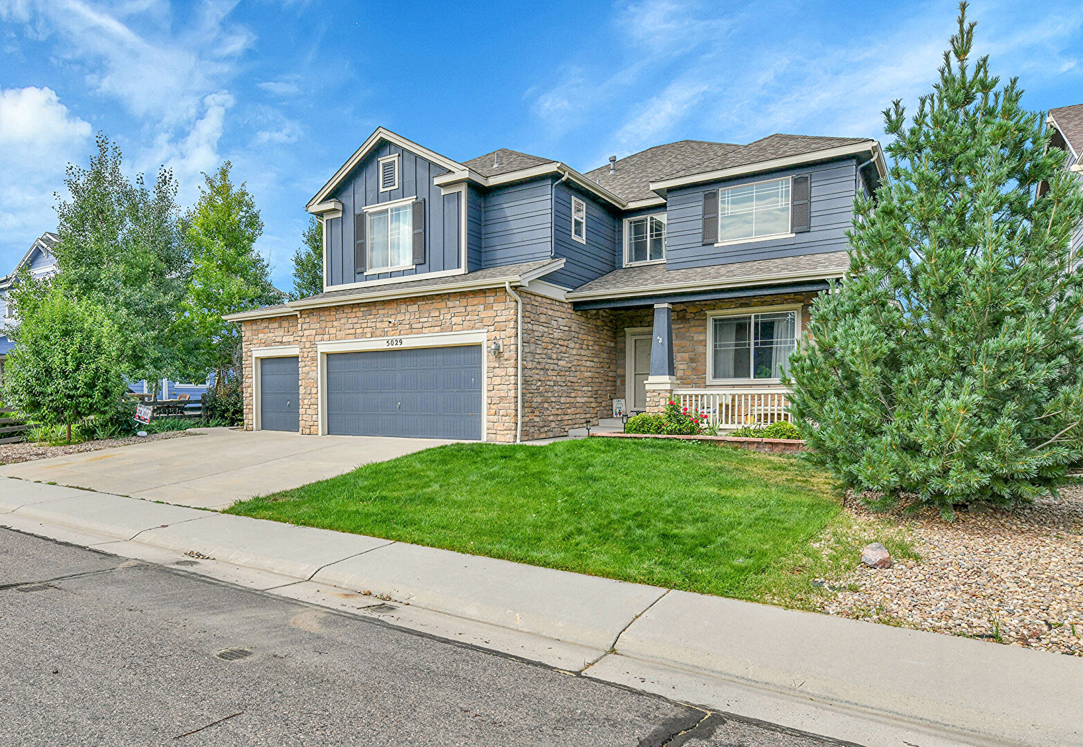 Front at 5029 S Riviera Ct, Aurora, CO 80015, listed by Silvia Yanet Ocampo
