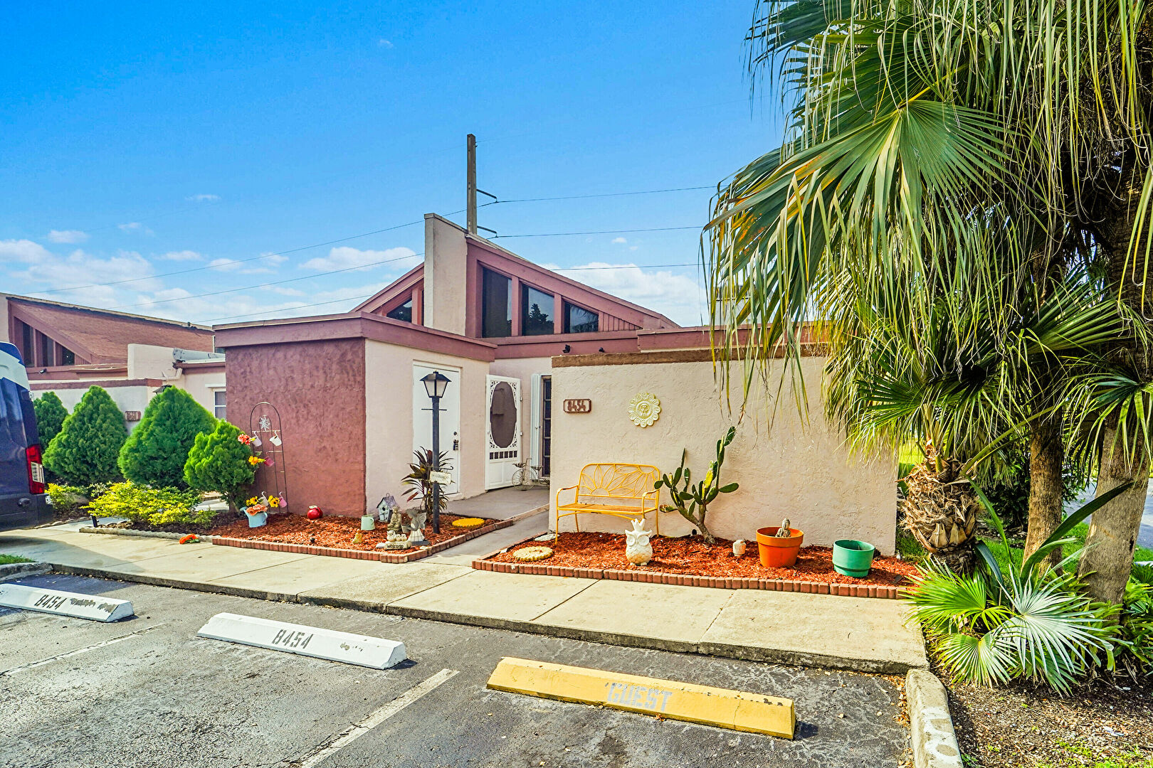 Front of Structure at 8454 NW 31ST CT, sunrise, FL 33351, listed by Ana Garcia