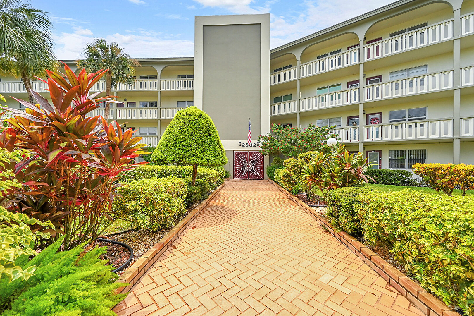 Front at 2502 Antigua Terrace, J3, Coconut Creek, FL 33066, listed by Diana Vasconez