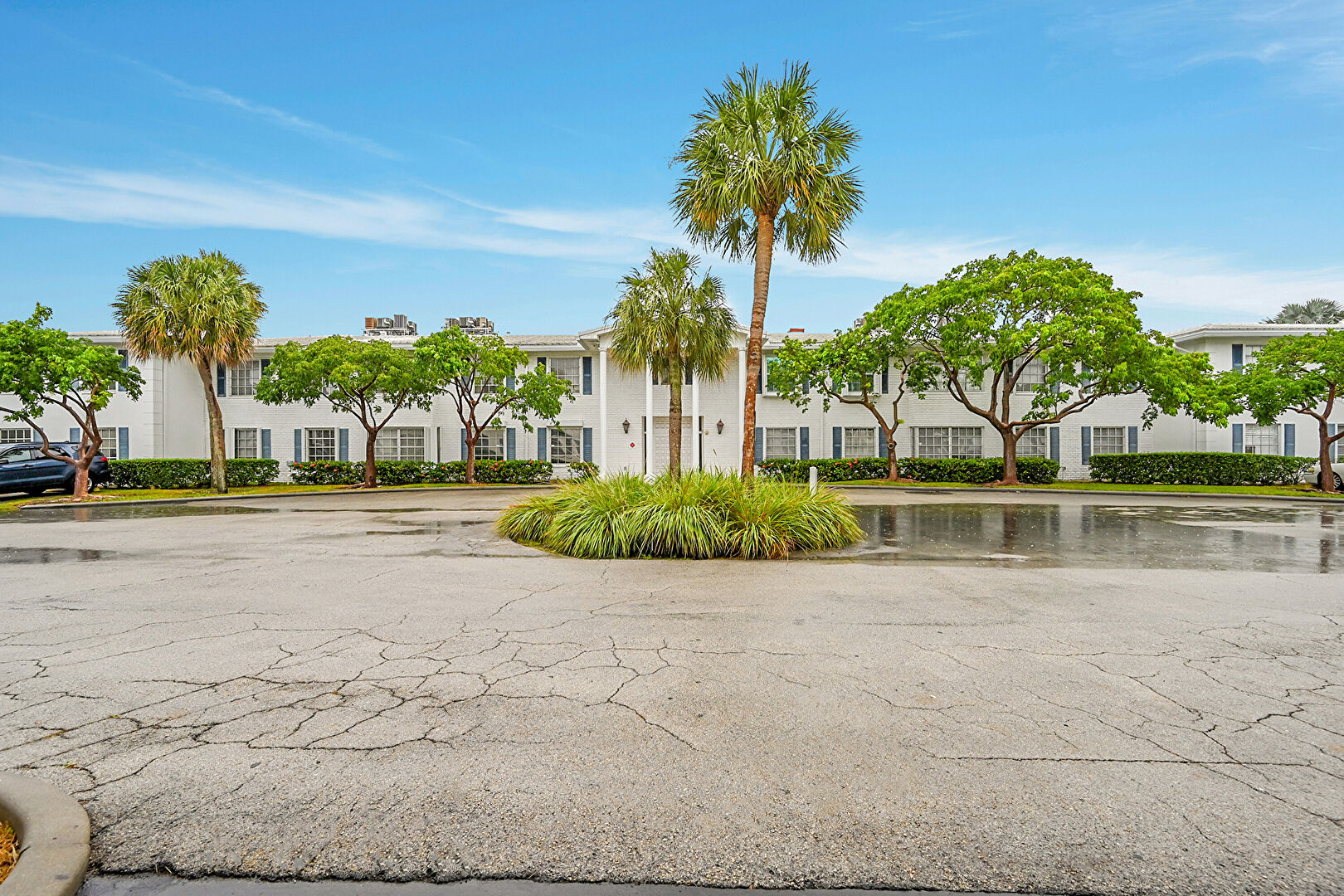 Front at 2200 Northeast 66th Street, 1408, Fort Lauderdale, FL 33308, listed by Daniella Cohen
