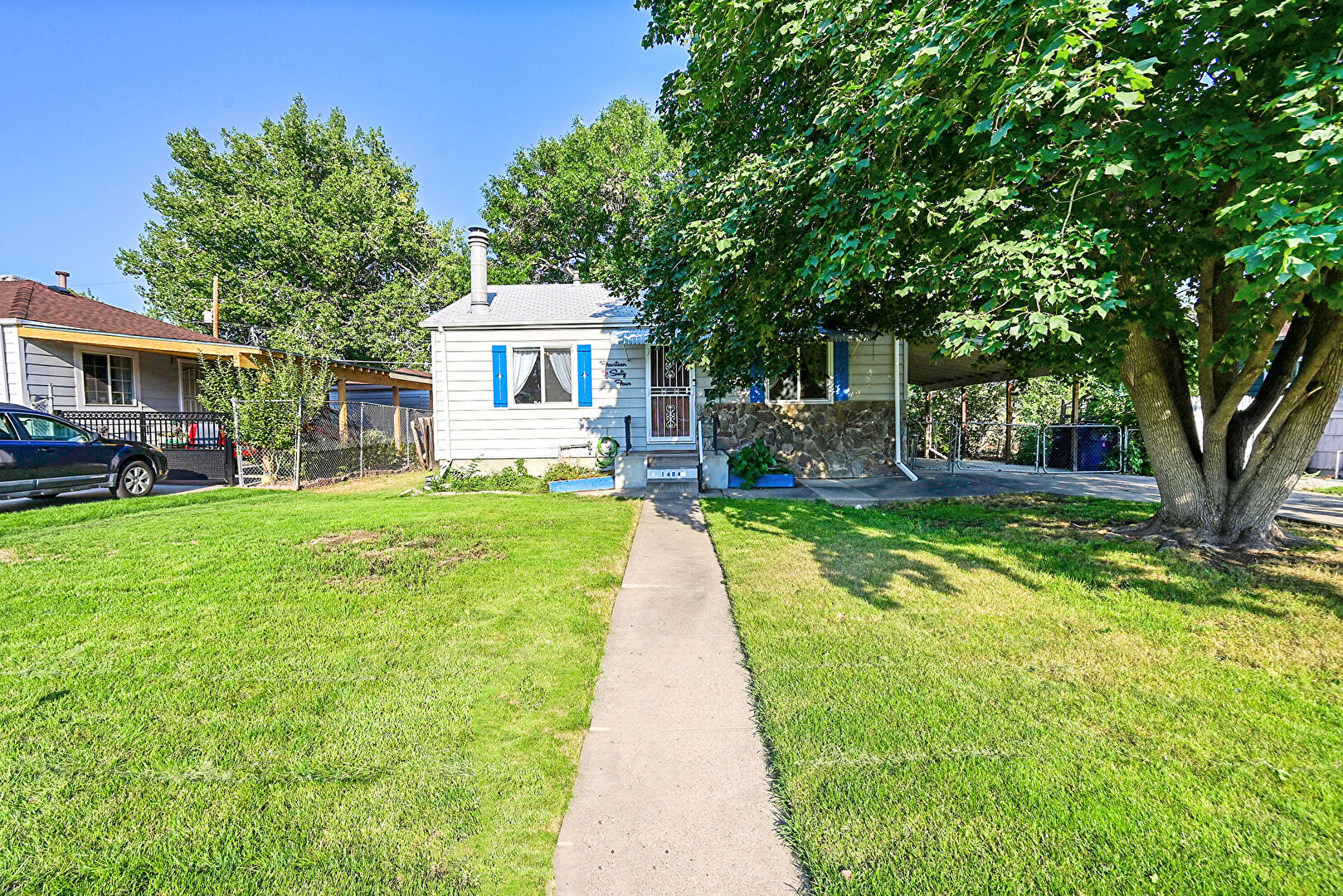 Front at 1464 S Dale Ct, Denver, CO 80219, listed by Roger Japp