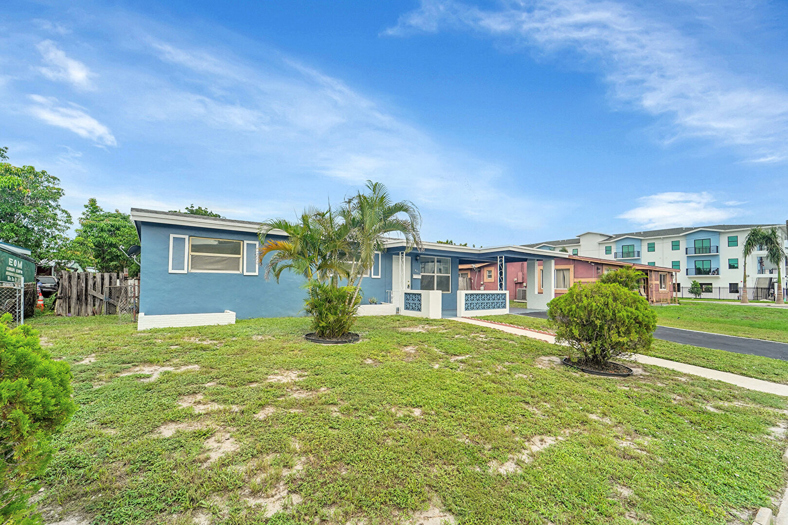 Front at 471 Southwest 27th Terrace, Fort Lauderdale, FL 33312, listed by David Phelps
