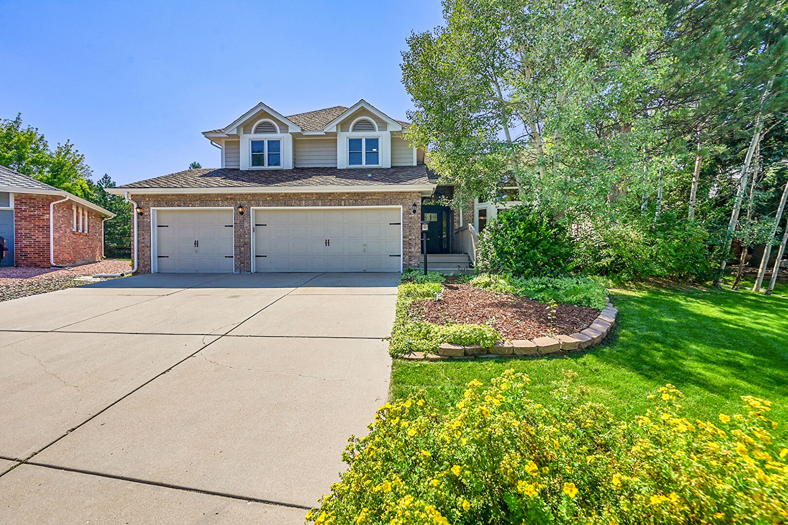 Front at 15916 East Crestridge Place, Centennial, CO 80015, listed by Brianna Griffin