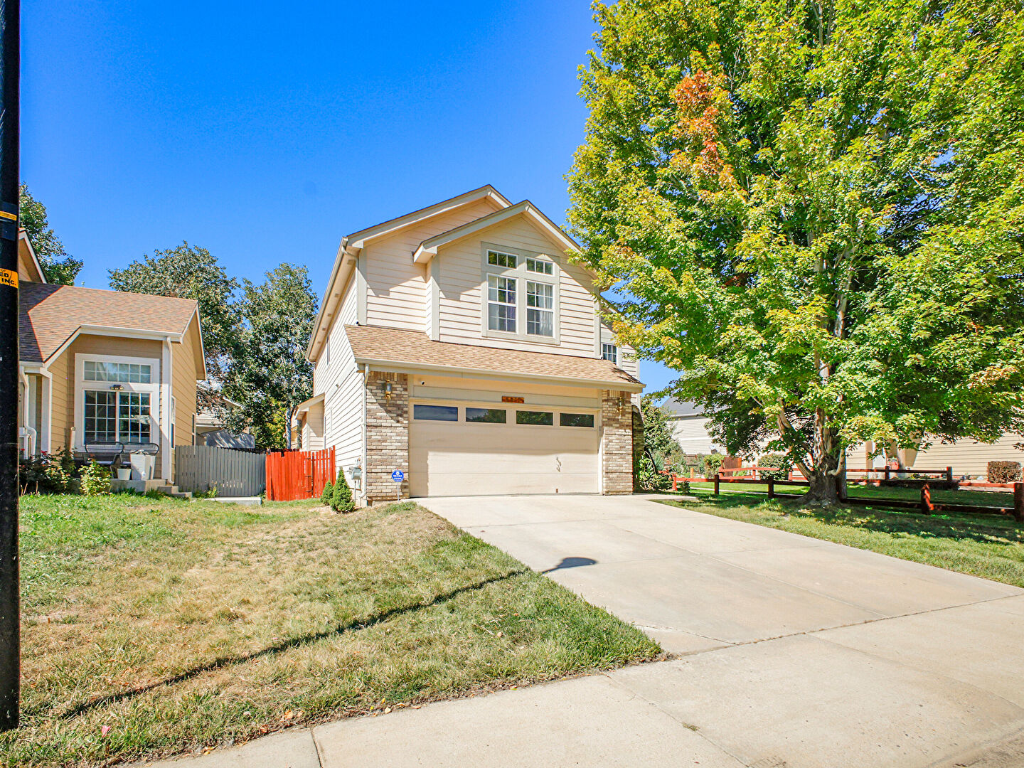 Front at 6877 Summerset Avenue, Longmont, CO 80504, listed by Kayla Maathuis