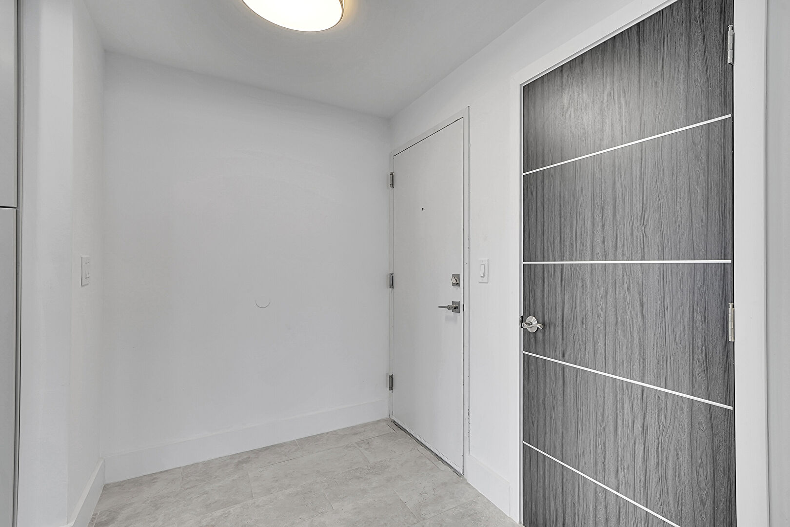 Foyer at 2301 S Ocean Dr, Apt 1701, Hollywood, FL 33019, listed by Scott Ryan