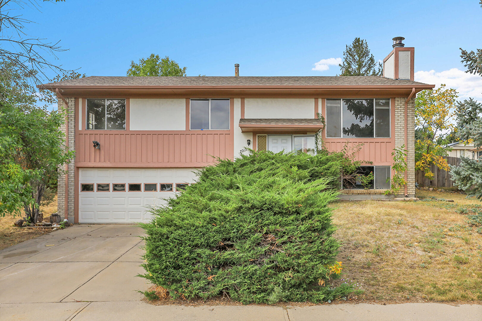 Front at 2013 South Yank Way, Lakewood, CO 80228, listed by Taylor Haas