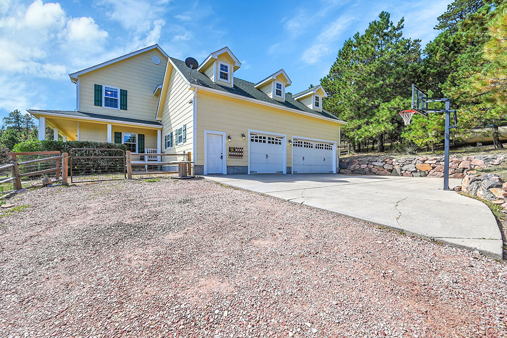 Parking at 16540 Mesquite Road, Peyton, CO 80831, listed by Vonnetta Johnson