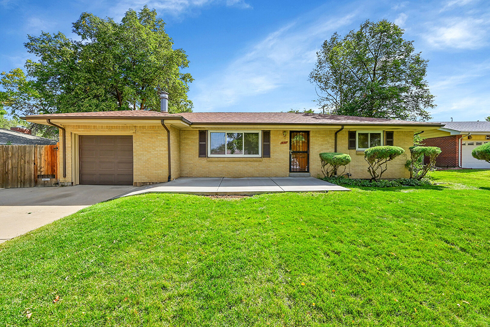 Front at 338 Kingston Street, Aurora, CO 80010, listed by Beth Karpowich, MLS ID: 8531172