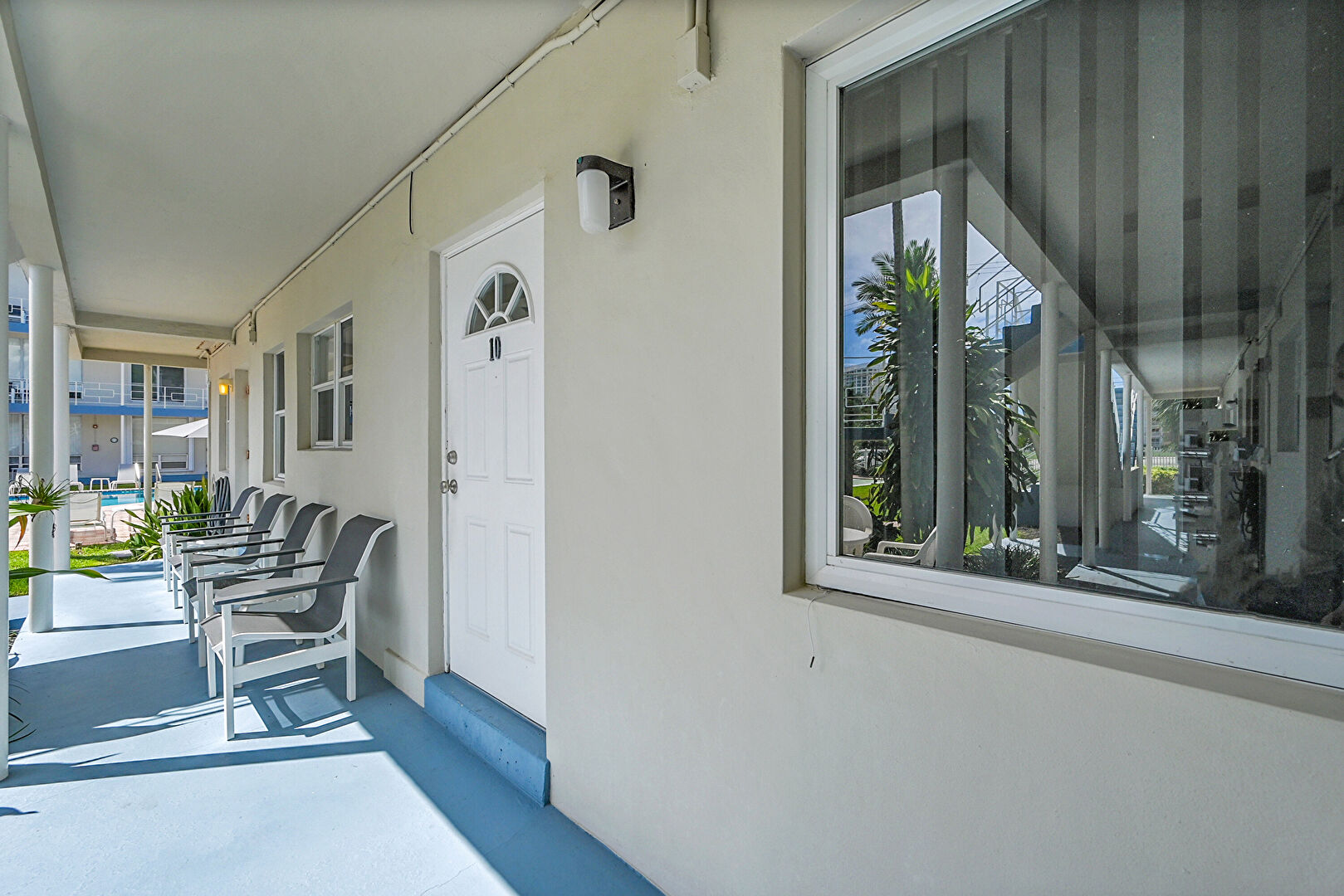 Entry at 741 Bayshore Drive, Unit 10, Fort Lauderdale, FL 33304, listed by Deniz Doolin