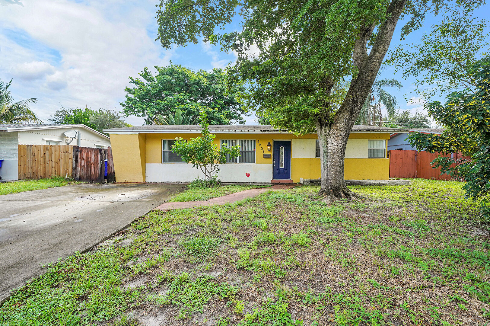 2201 North 56th Terrace, Hollywood, FL 33021, listed by Corey Hayes