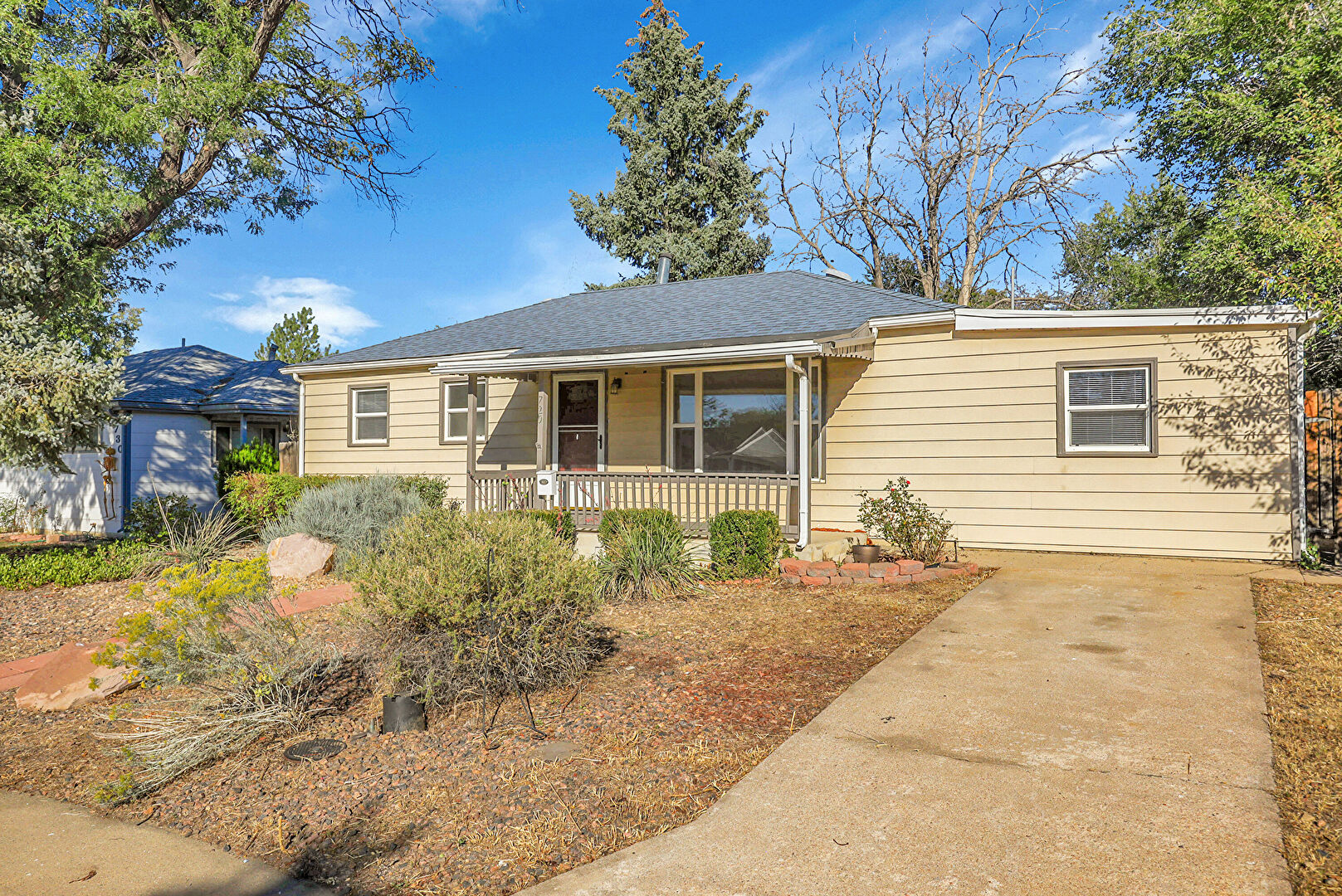 Front at 720 Iola Street, Aurora, CO 80010, listed by Mitch Shannon