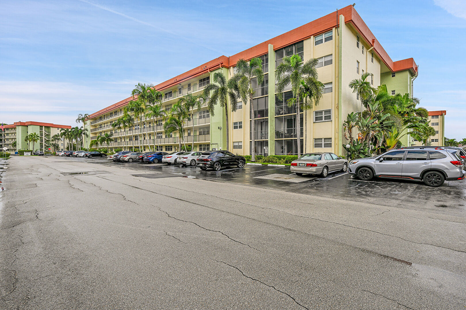Property Exterior at 5300 ne 24th terr unit 422c, FORT LAUDERDALE, FL 33308, listed by Silvana Friedel