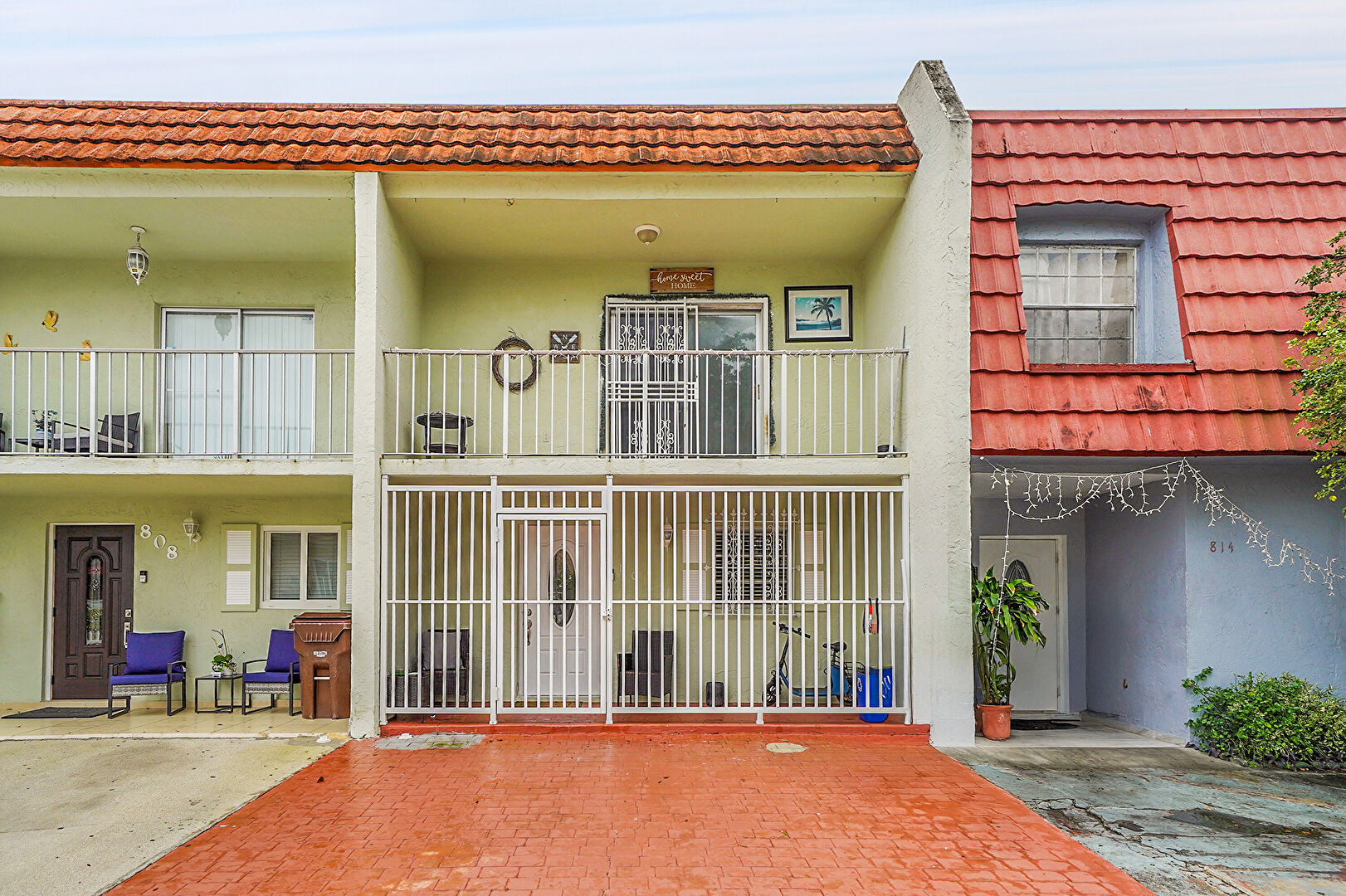 Front at 810 West 80th Place, Hialeah, FL 33014, listed by Sasha Pena