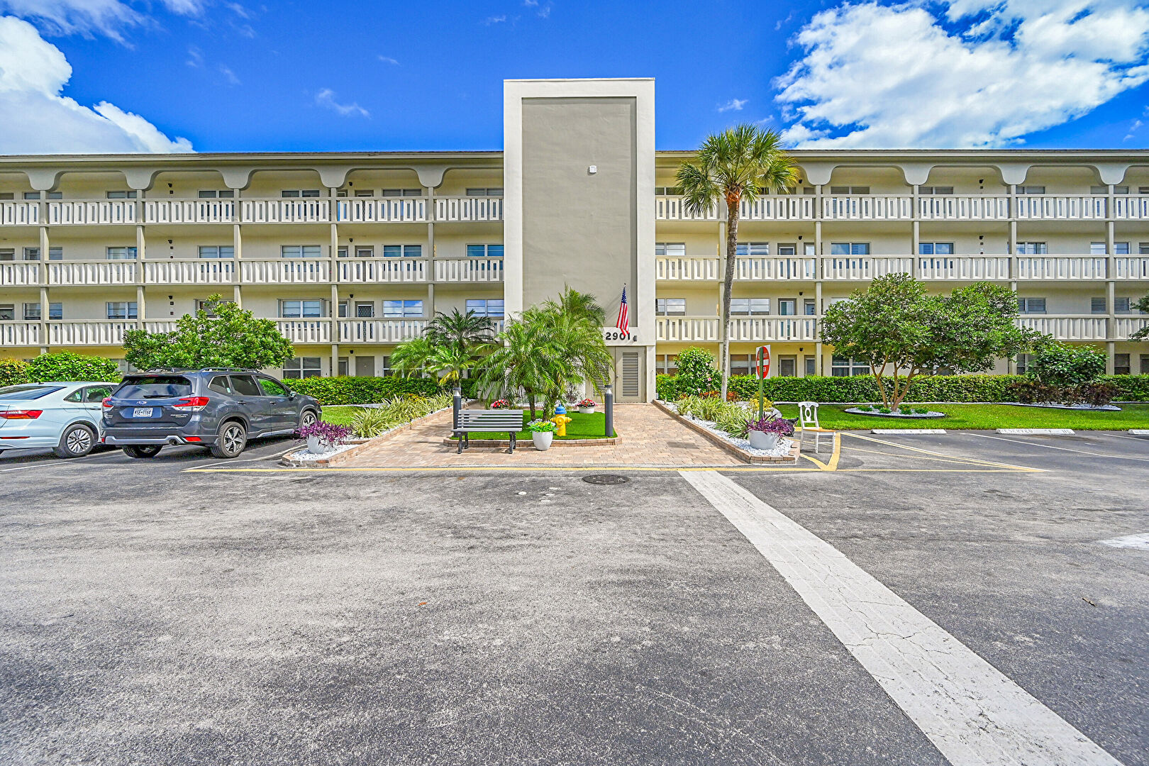 Front at 2901 Victoria Circle, M4, Coconut Creek, FL 33066, listed by Diana Vasconez