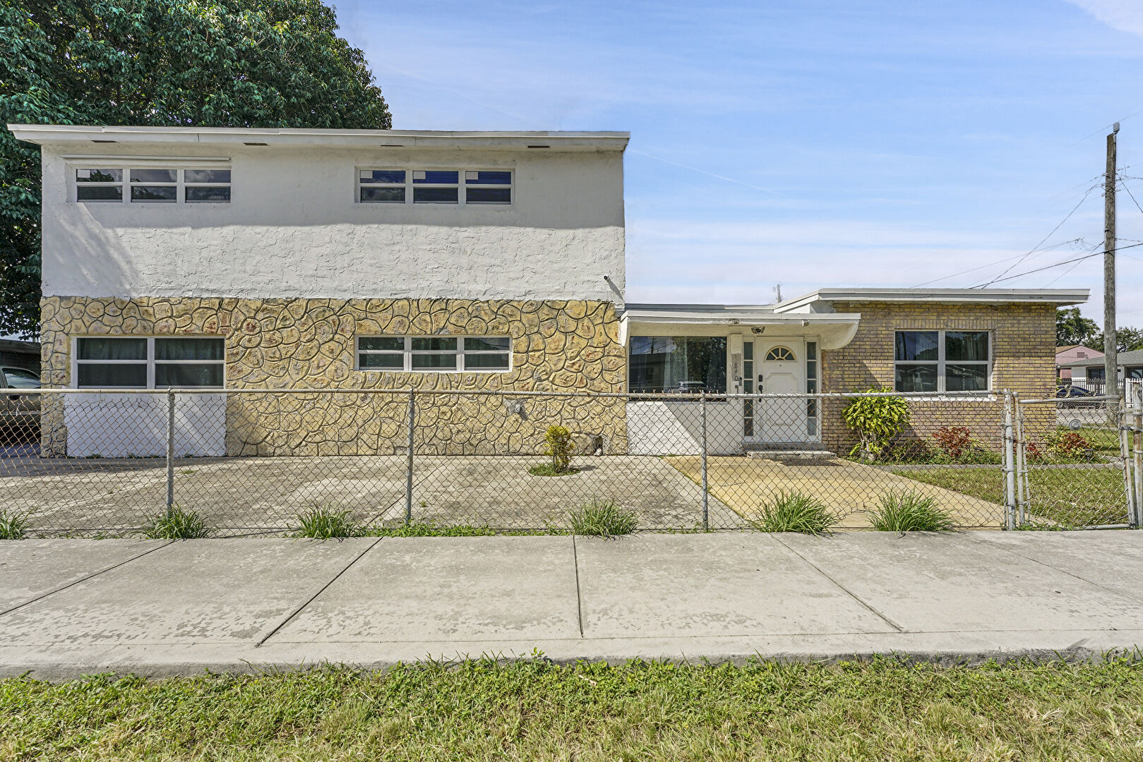 Front at 5840 NW 31st Ave, Miami, FL 33142, listed by Alejandro Cuartas, MLS ID: F10530429