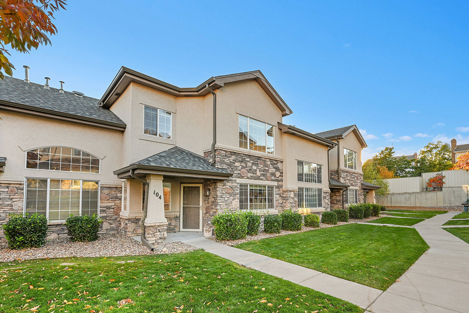 Front at 1375 South Chambers Road, #104, Aurora, CO 80017, listed by Tatyana Sturm