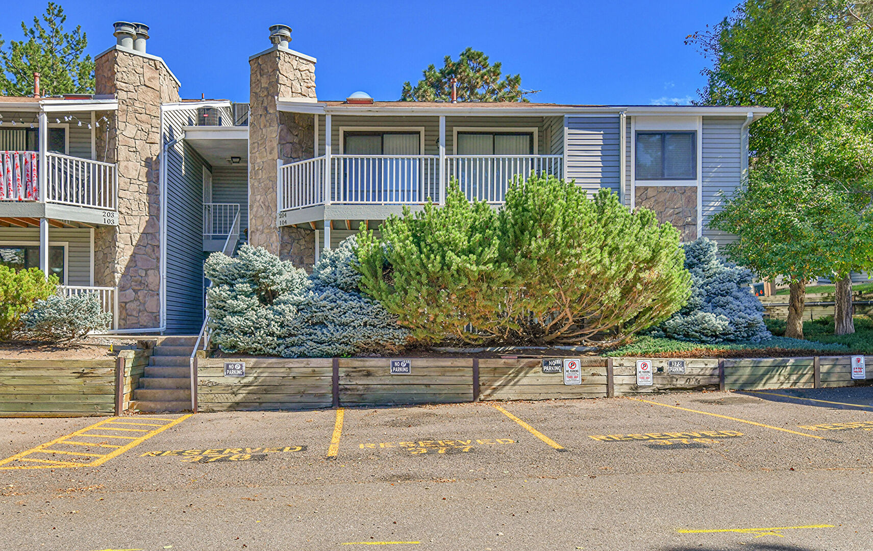 Front at 906 S Walden Street  #104, Aurora, CO 80017, listed by Jane Pearson