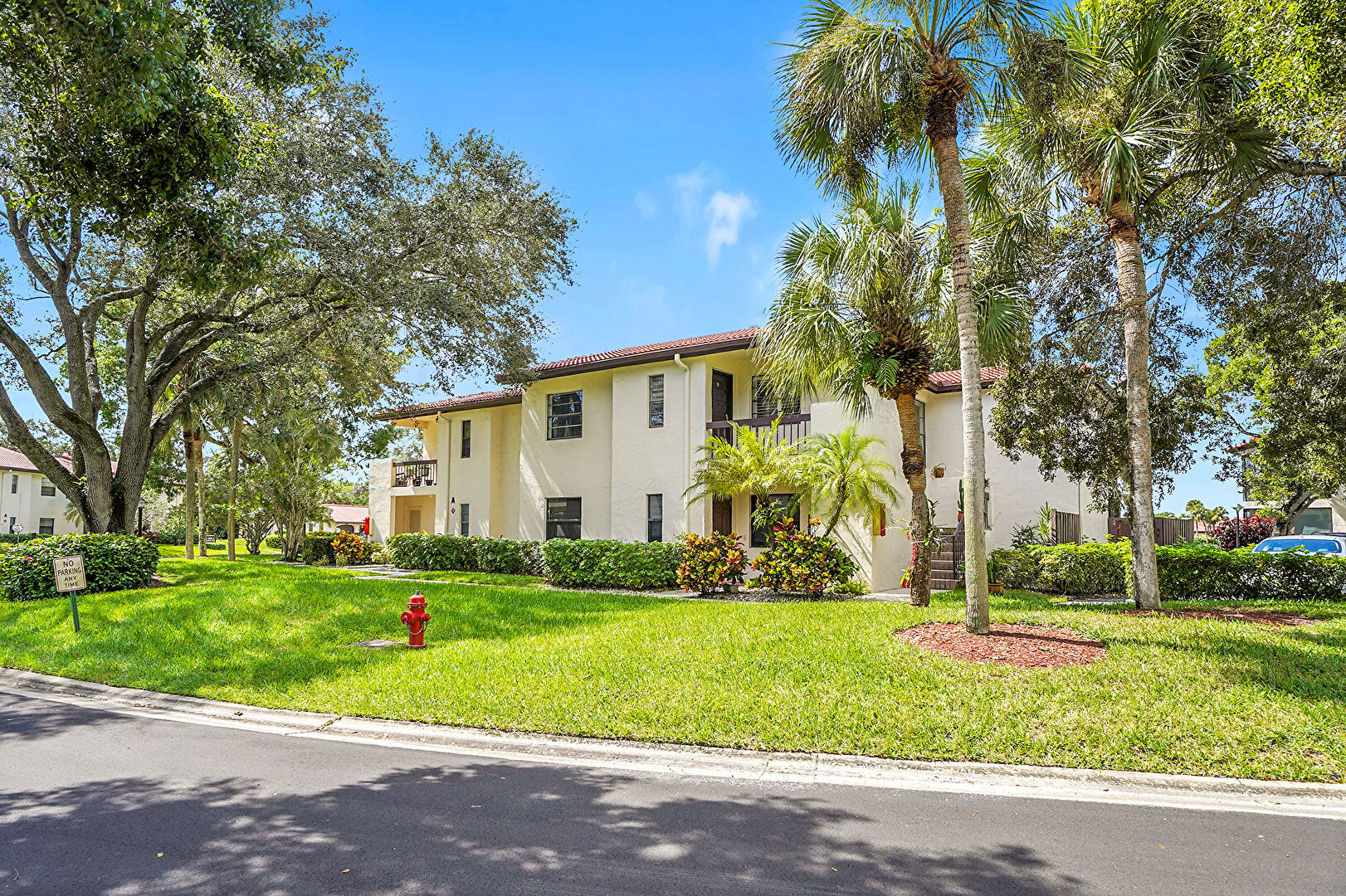 Front at 7951 Eastlake Dr, Boca Raton, FL 33433, listed by Laura Fiermonte, MLS ID: F10531702