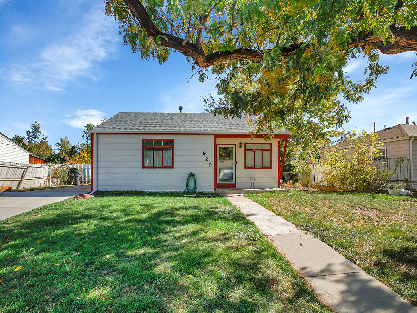 Front at 820 Lansing Street, Aurora, CO 80010, listed by Chad Swenson