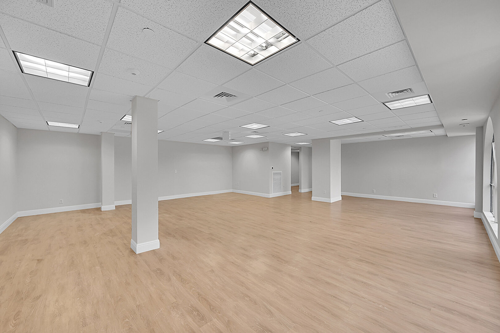 Lobby at 6909 Southwest 18th Street, M250, Boca Raton, FL 33433, listed by Andrew Hulik