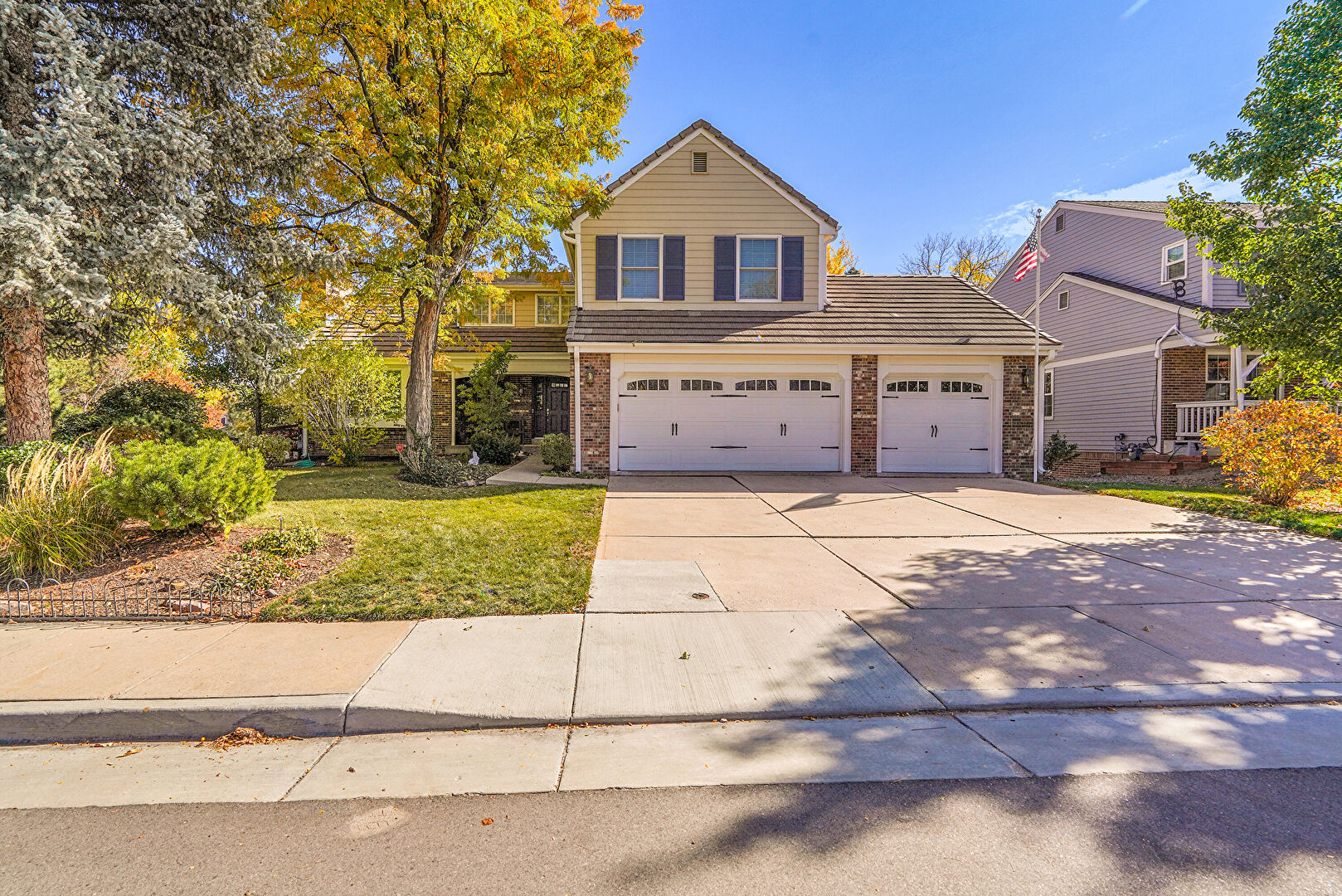 Front at 7558 South Jasmine Way, Centennial, CO 80112, listed by Eric Johnson
