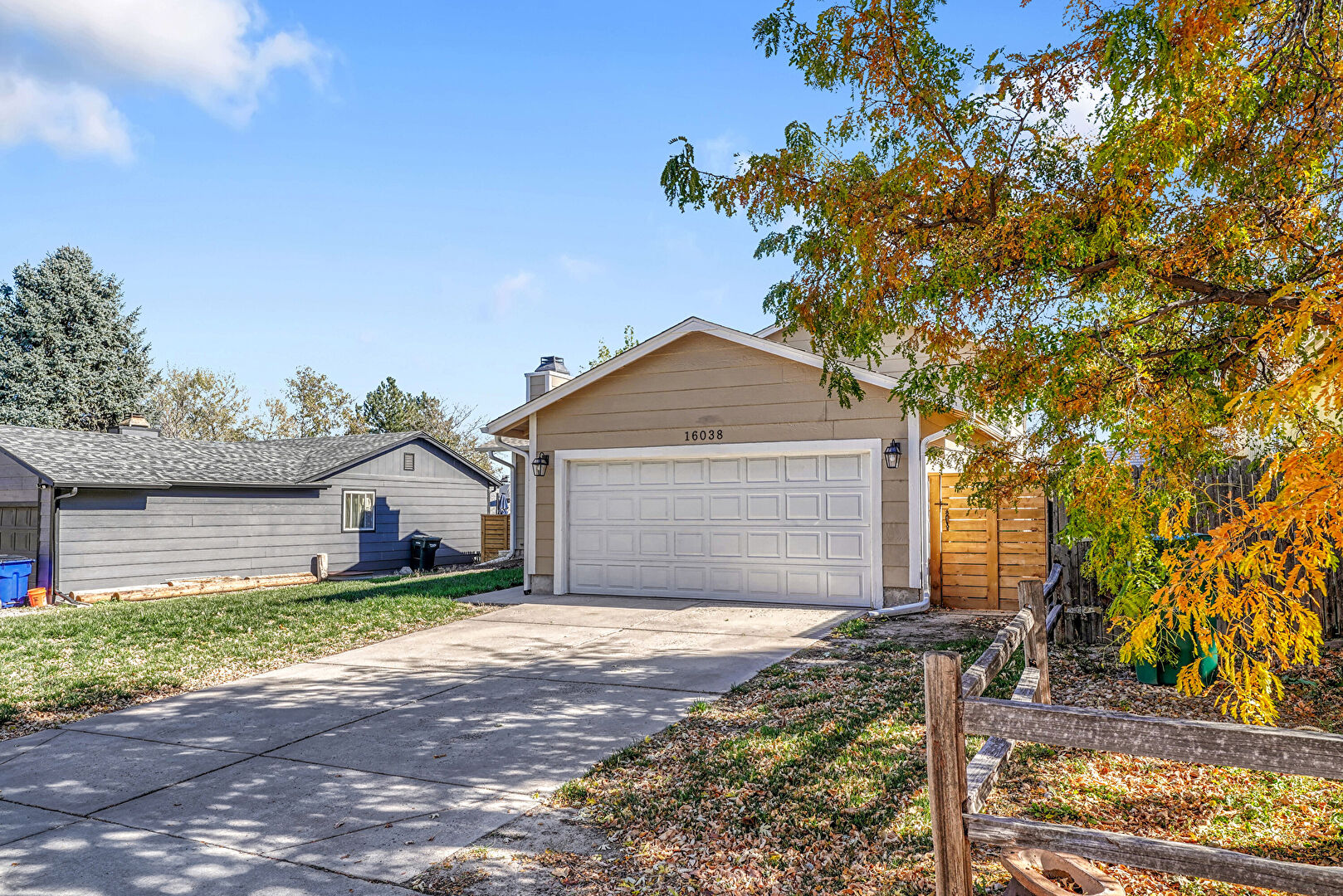 Front at 16038 E Oxford Drive, Aurora, CO 80013, listed by Jorge Martinez, MLS ID: 4912915