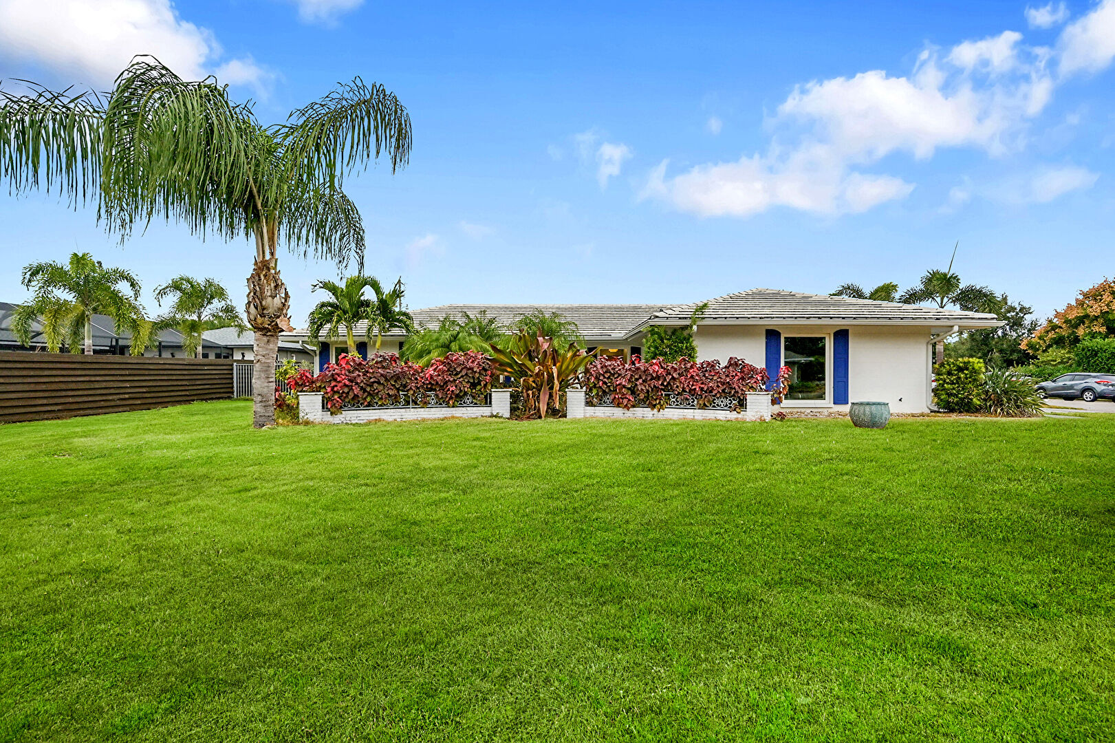 Front at 3119 Pinecrest Street, Sarasota, FL 34239, listed by Lyn Breedlove, MLS ID: A4671289