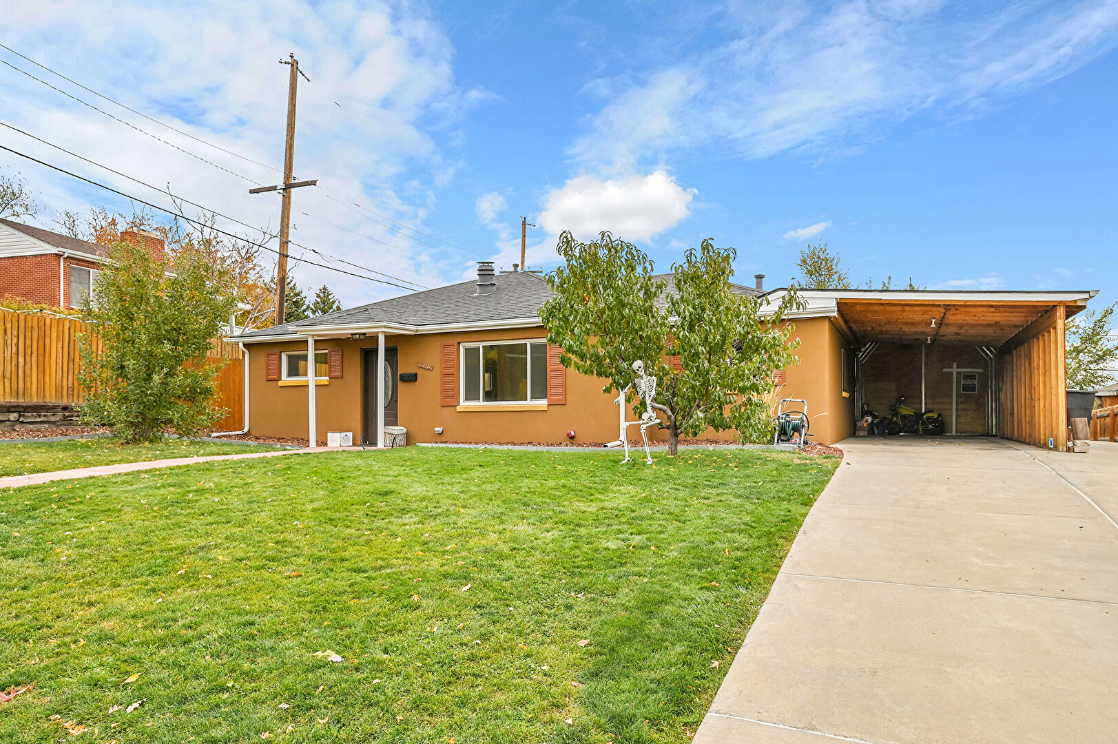 Front at 1250 Eppinger Boulevard, Thornton, CO 80229, listed by Ashley Herrera, MLS ID: 3747105