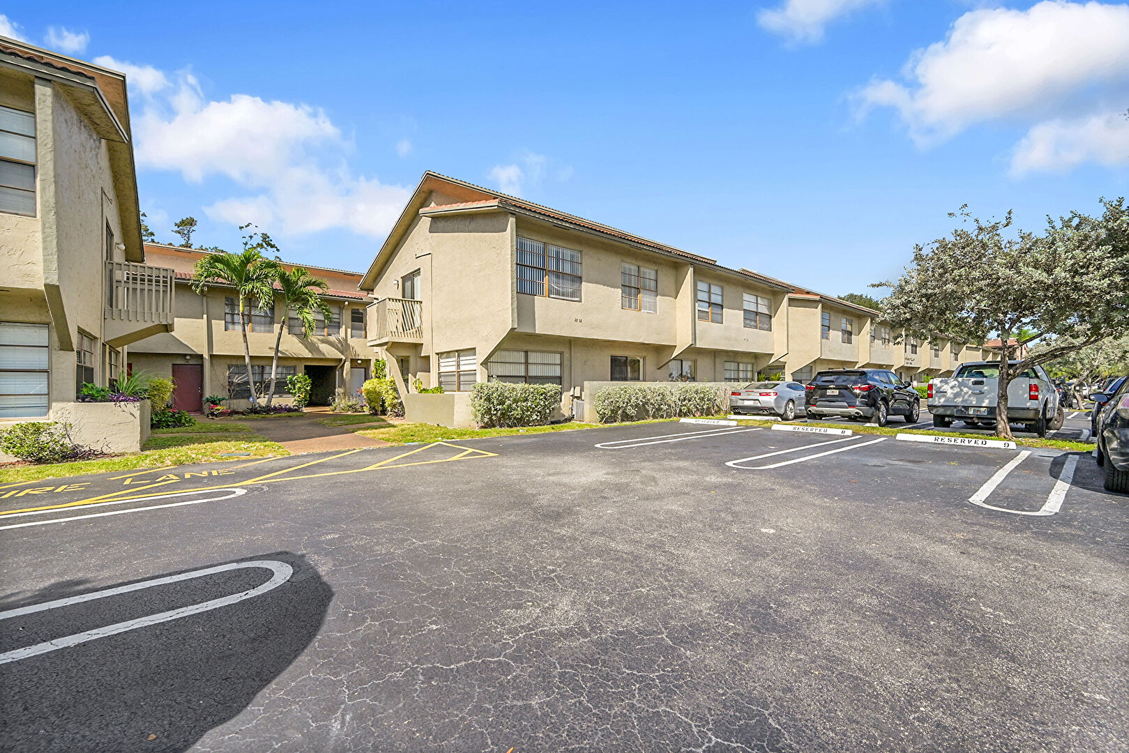 Parking at 2532 Coral Springs Drive, Coral Springs, FL 33065, listed by Felix Campos