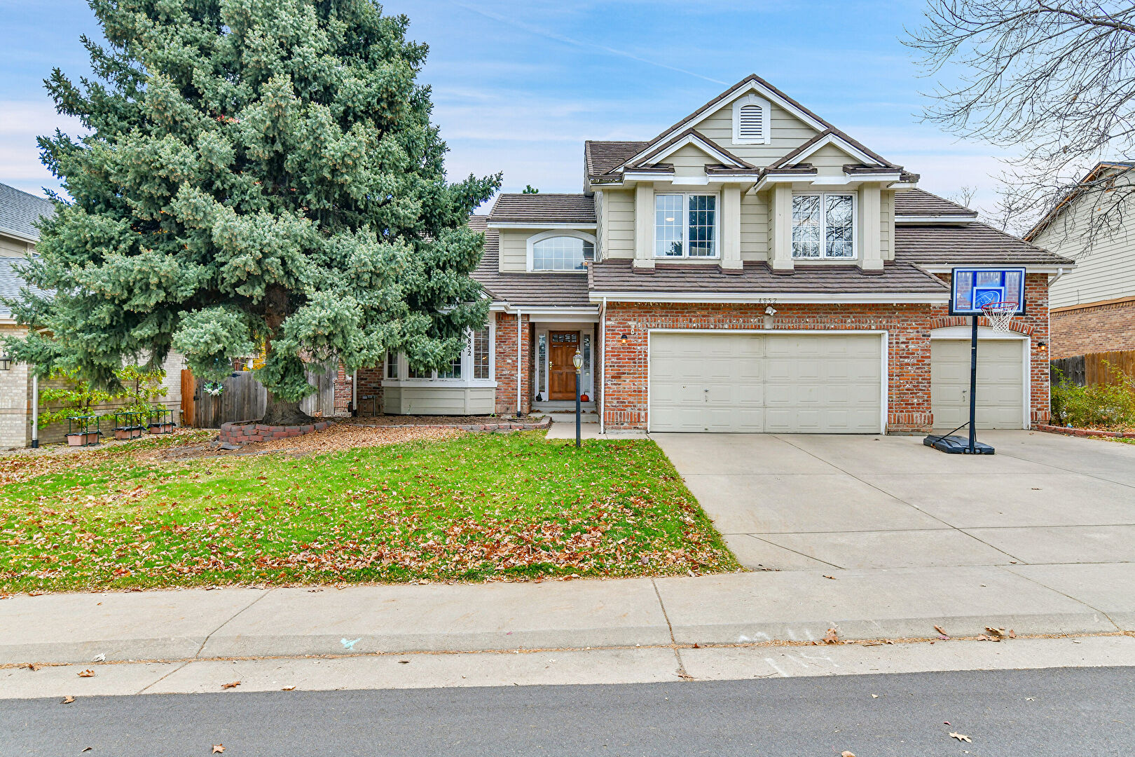 Front at 4852 S Carson St, aurora, CO 80015, listed by Lidia Tamerat