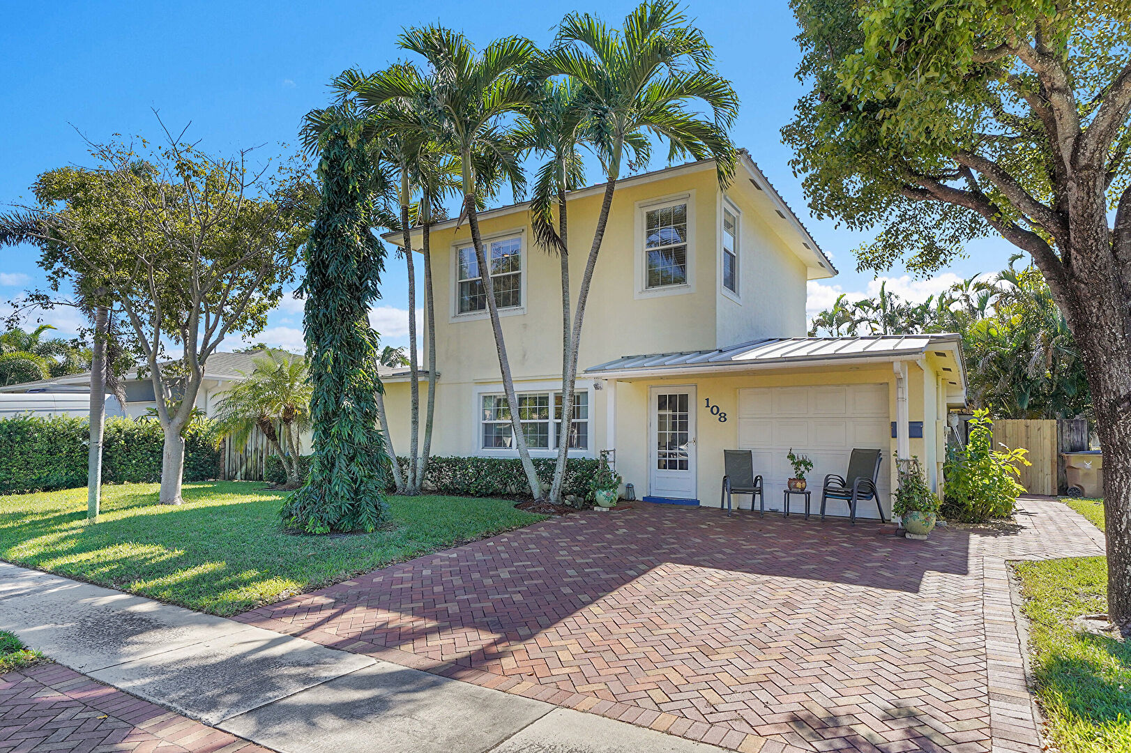 Front at 108 SE 14th Ct, Deerfield Beach, FL 33441, listed by Deborah Carr, MLS ID: F10543868