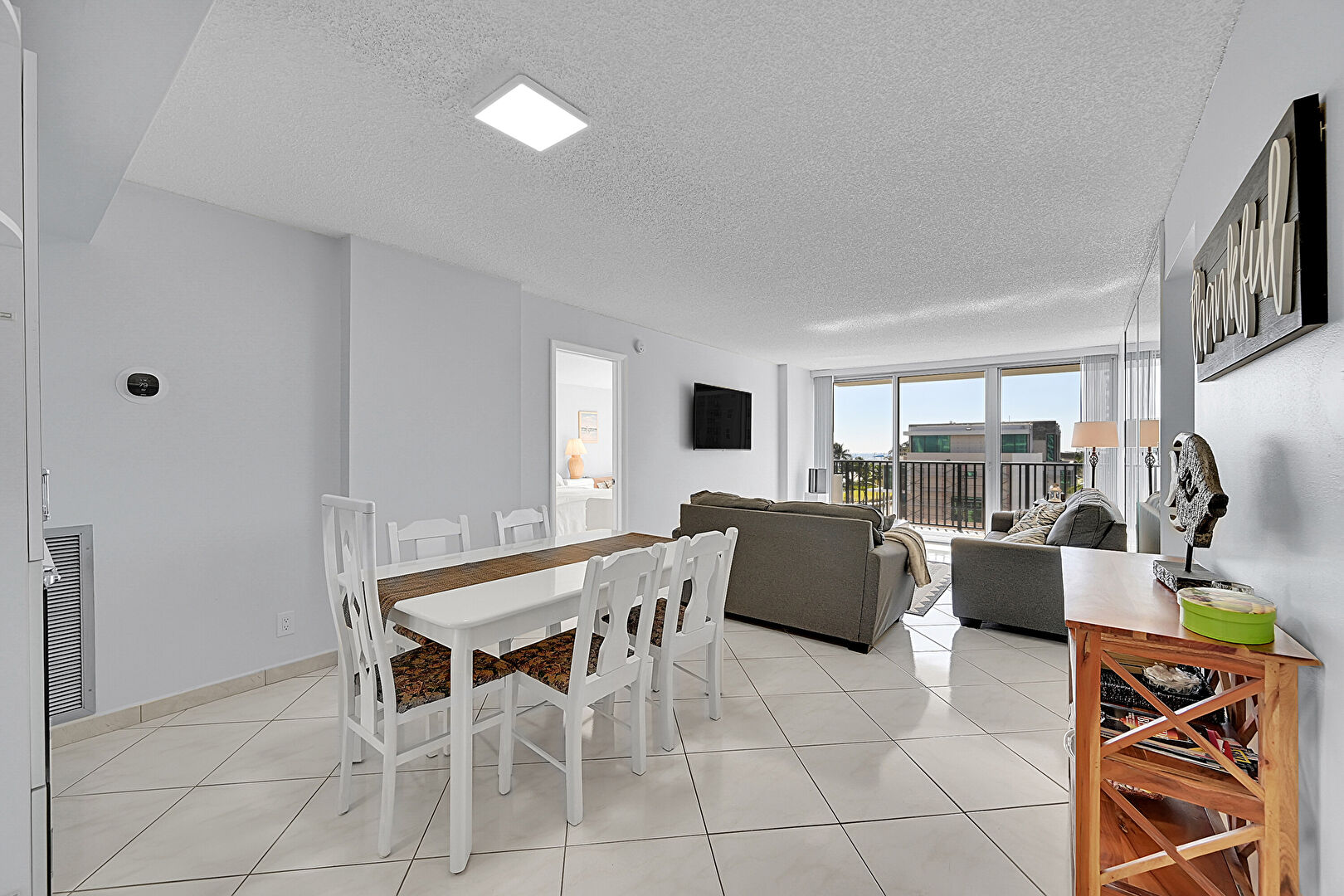 Dining Area at 525 North Ocean Boulevard, 919, Pompano Beach, FL 33062, listed by Rachael Barach