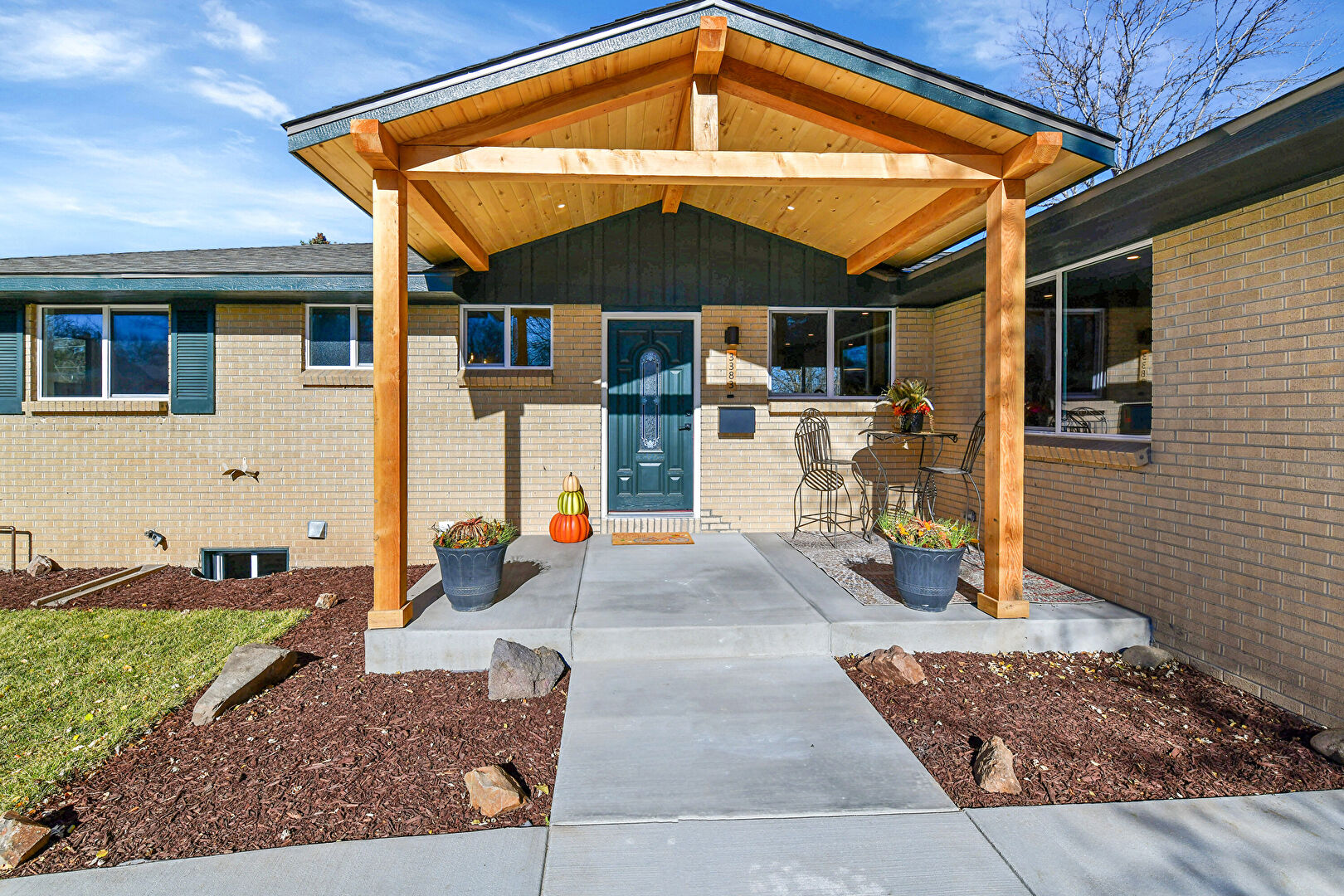 Exterior Entry at 3383 E Costilla Avenue, Centennial, CO 80122, listed by Carla Peters, MLS ID: 2760943