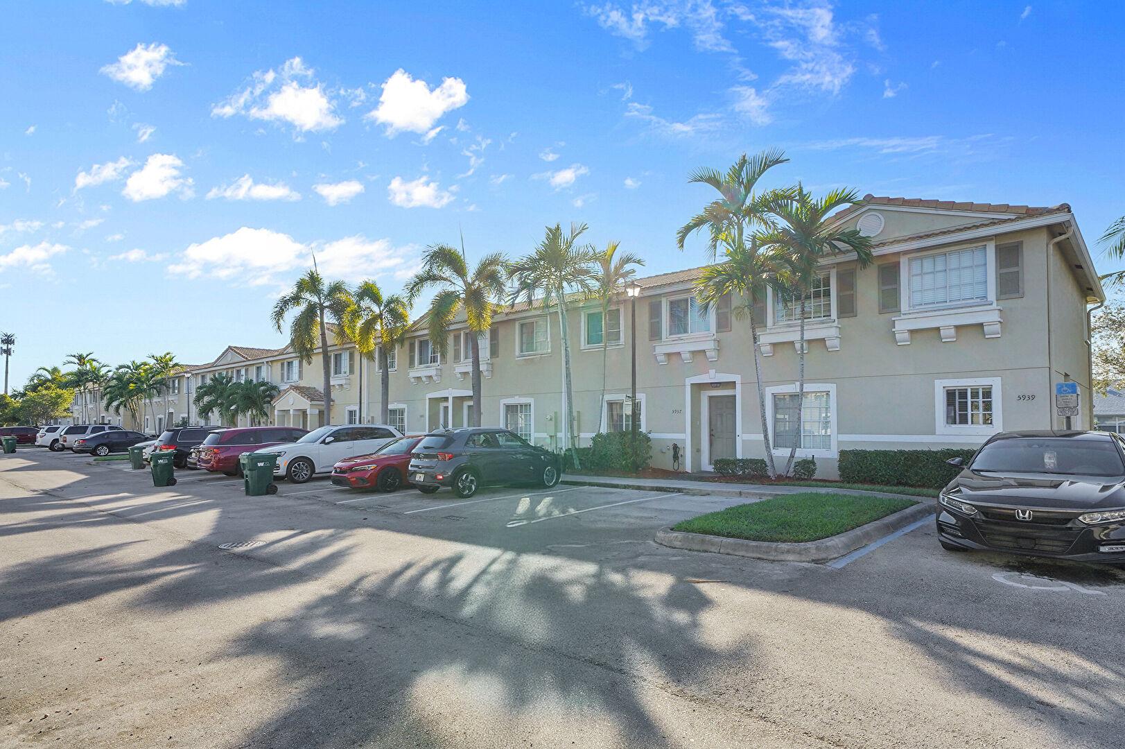 Front at 5933 Glasgow Way, Tamarac, FL 33321, listed by Rose Catinella